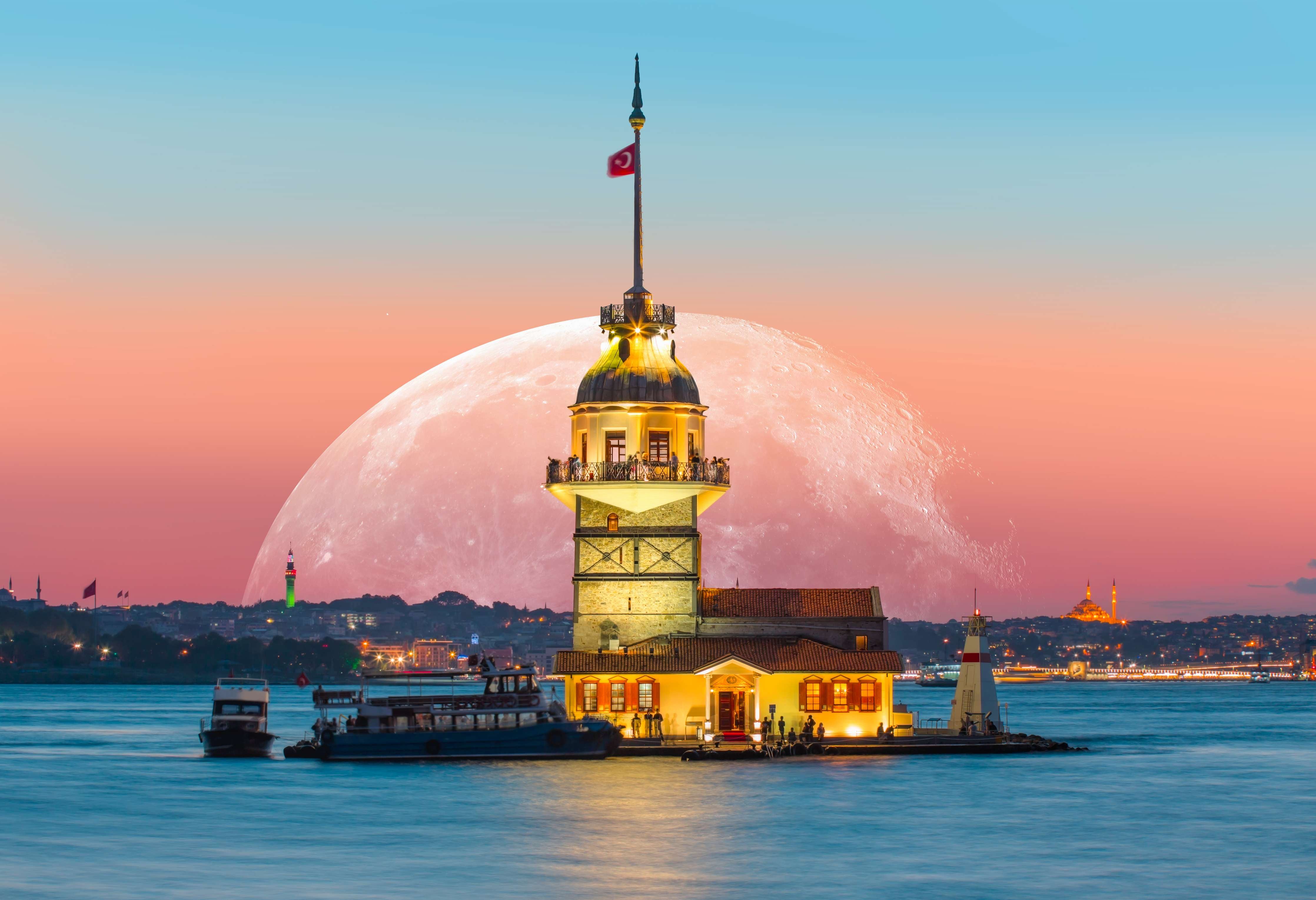 Büro Wandgestaltung-Istanbuler Jungfernturm mit Supermond
