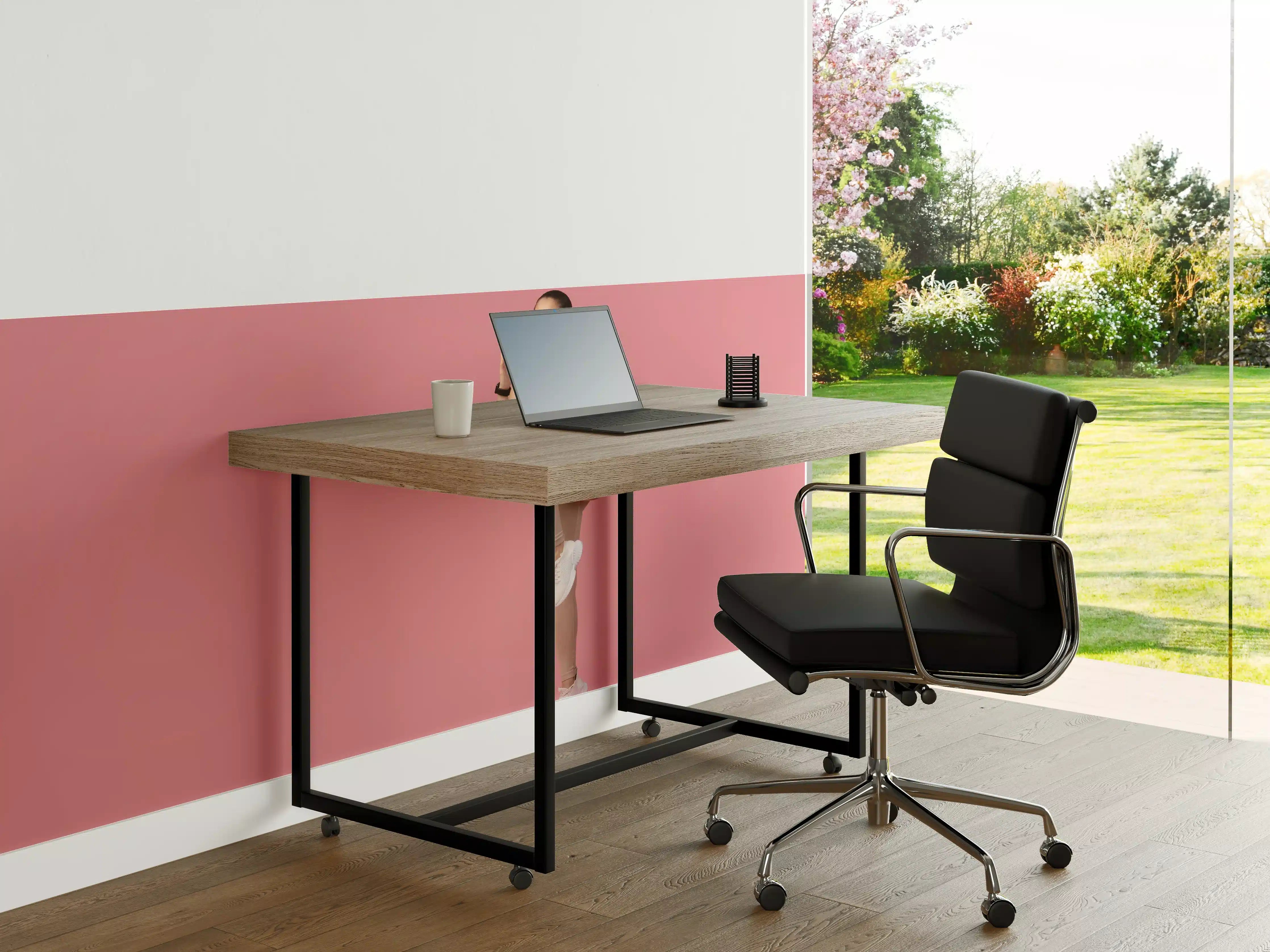 Büro Wandgestaltung - Junge Fitness Frau in Läuferpose