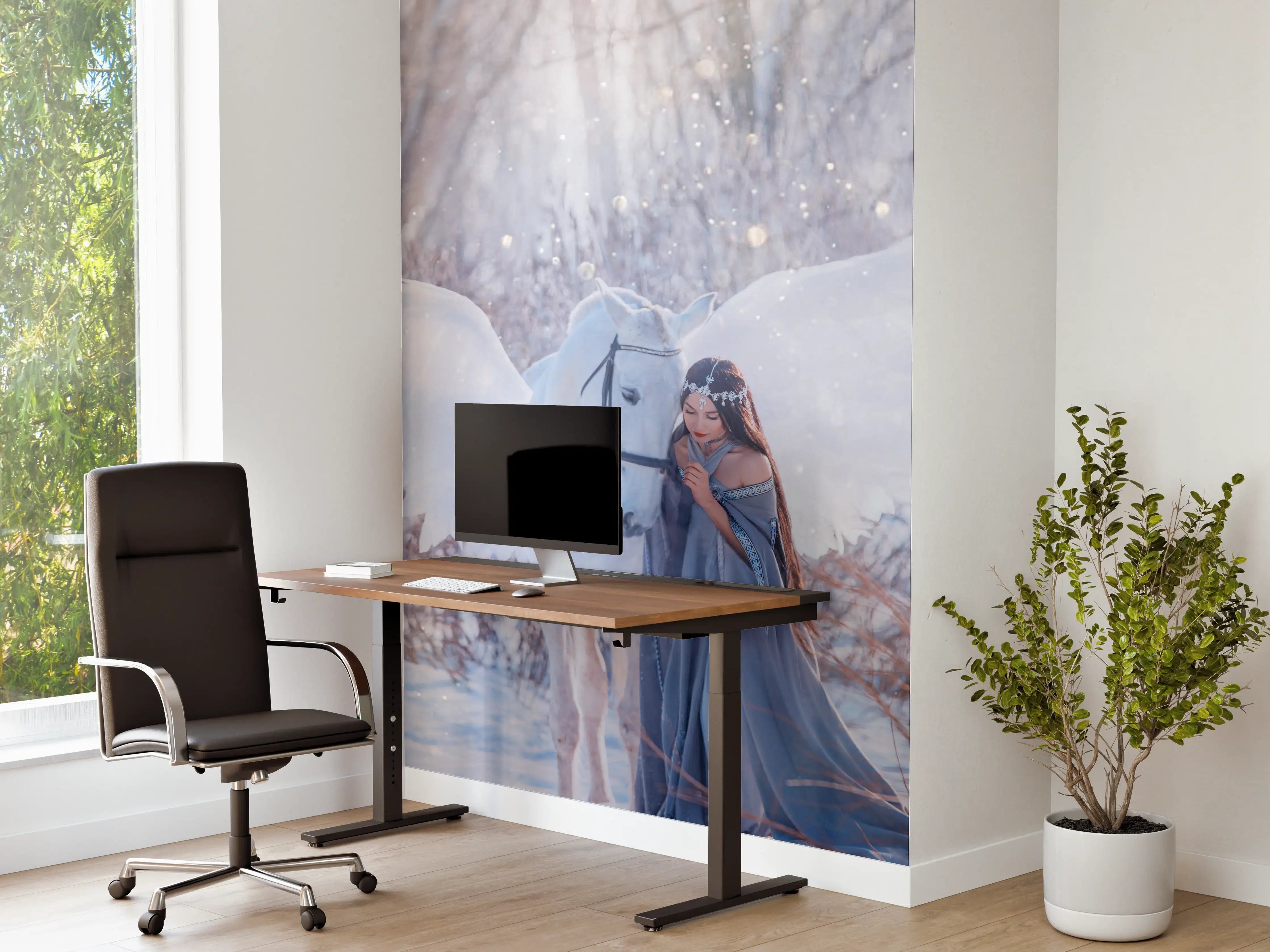 Büro Wandgestaltung - Junge Frau mit mythischem Pferd