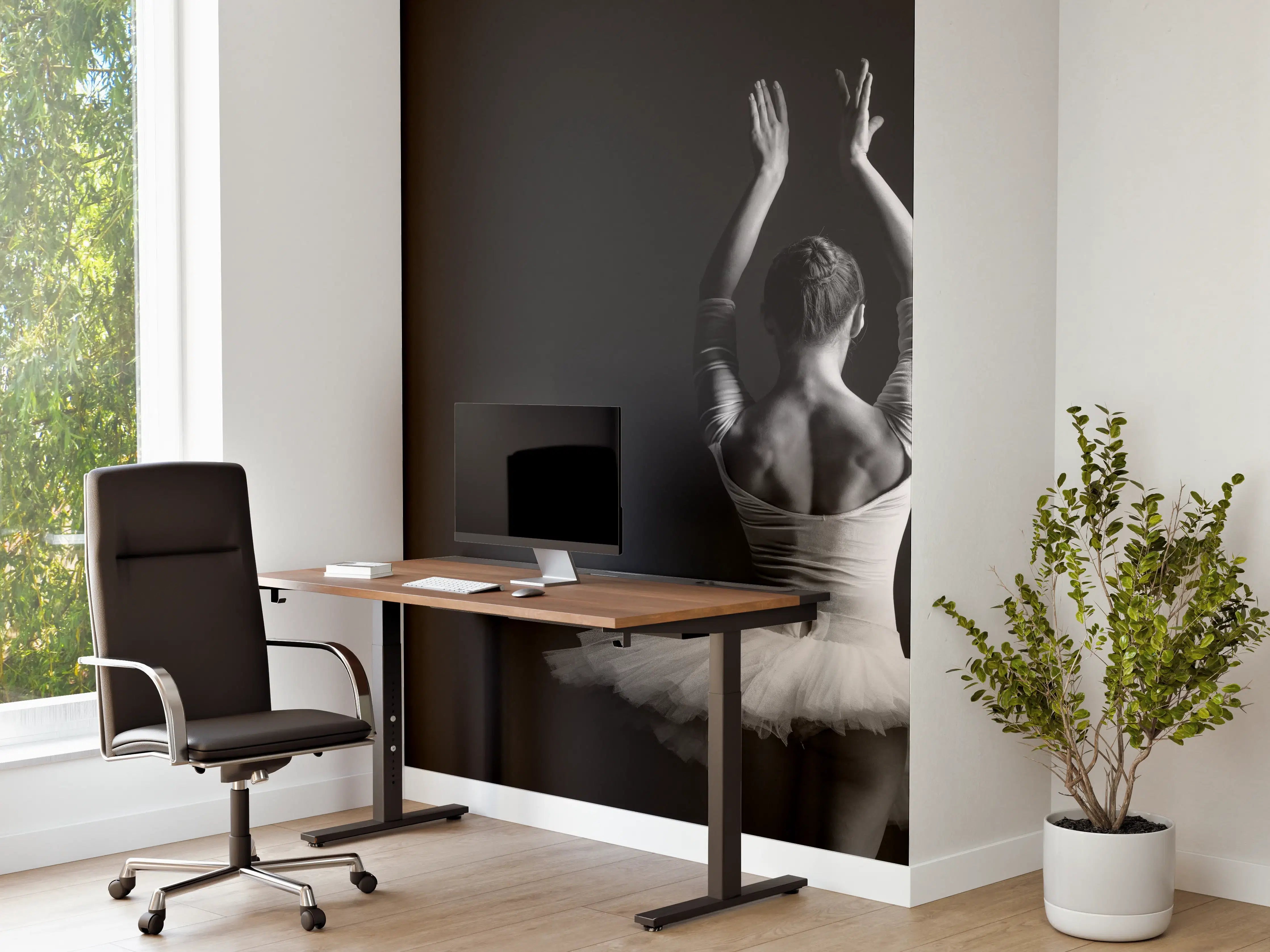 Büro Wandgestaltung - Junge posierende Ballerina