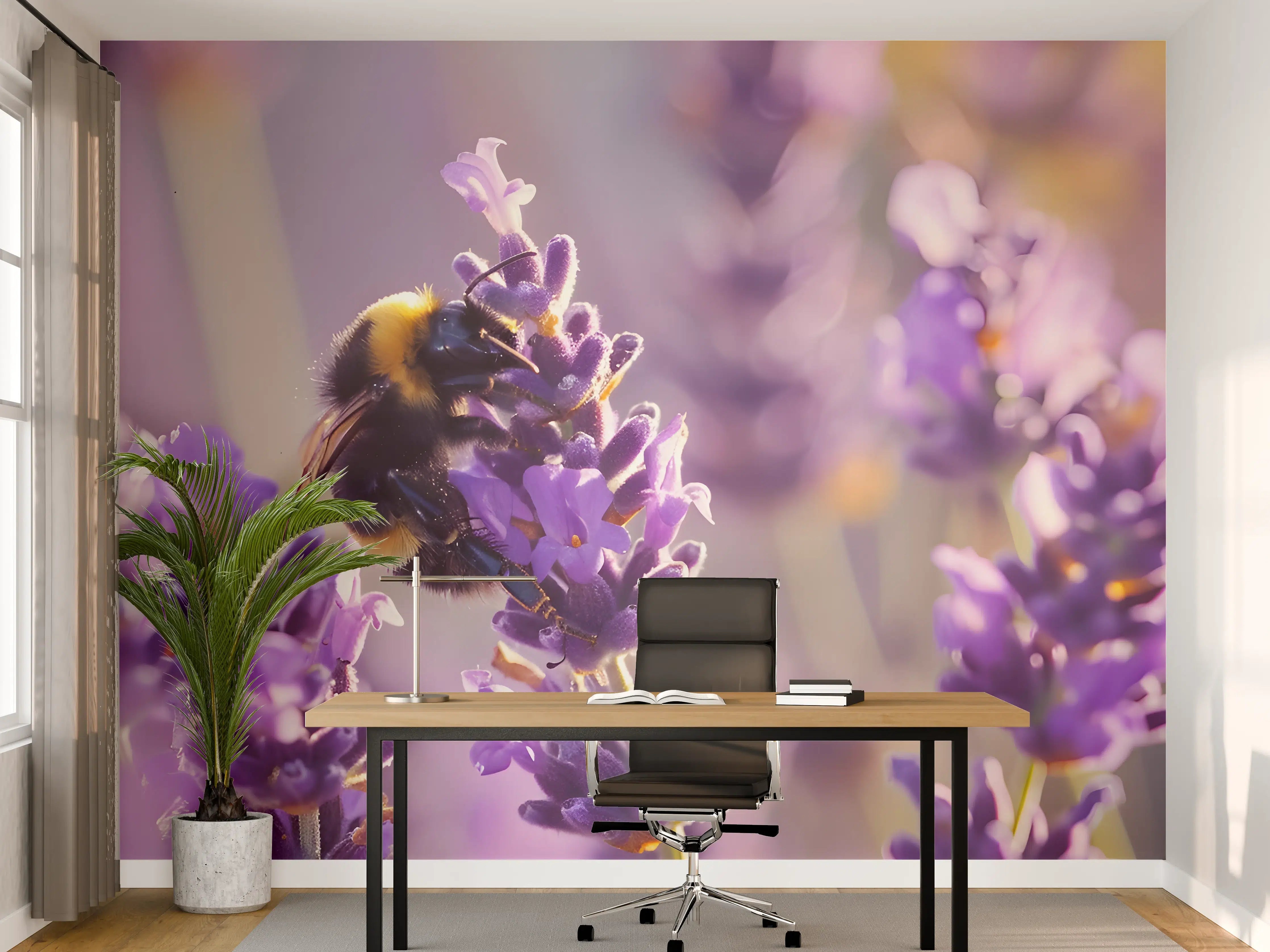 Büro Wandgestaltung - Lila Lavendel mit Hummel