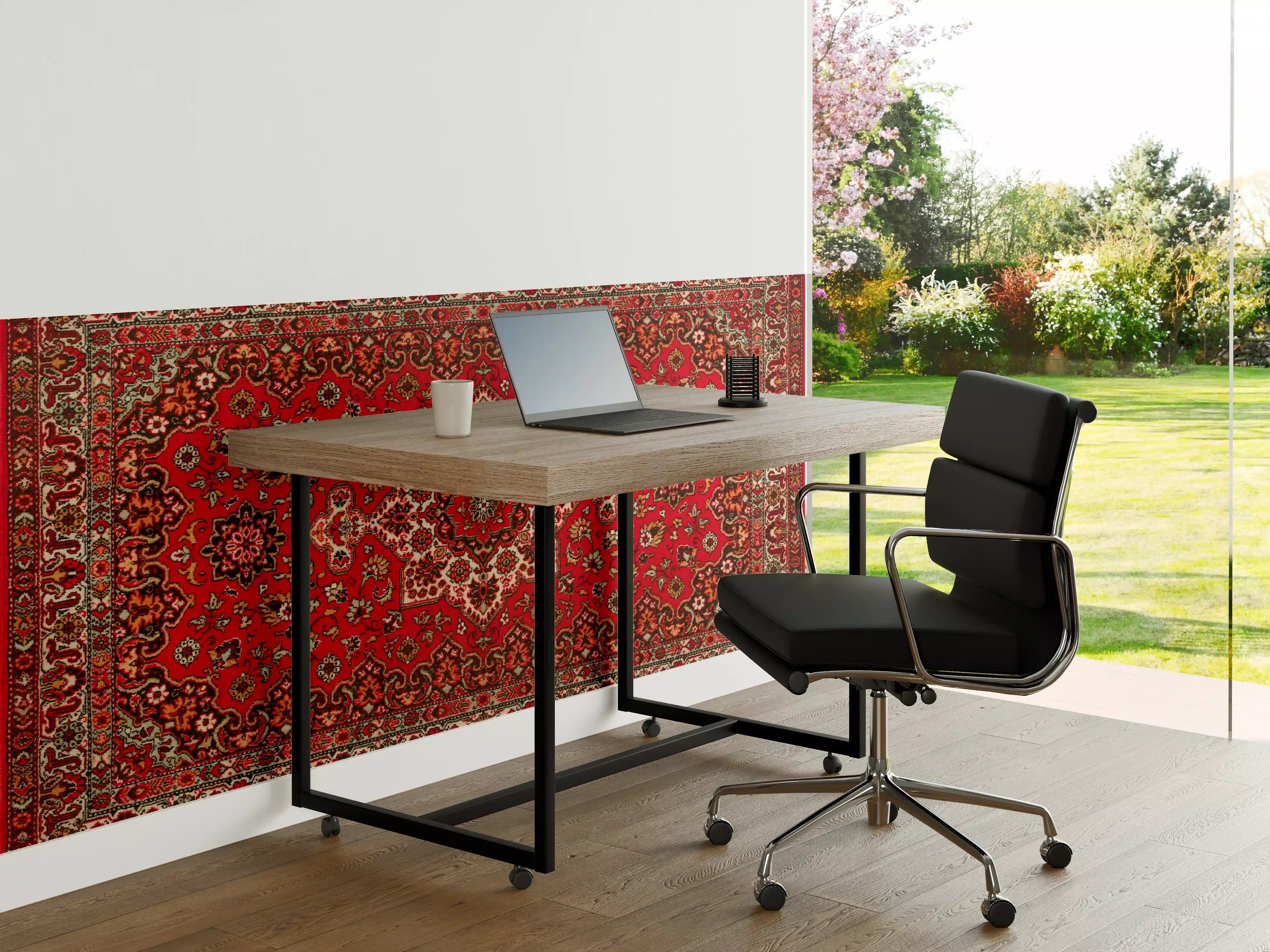 Büro Wandgestaltung - Luxuriöser roter Teppich mit orientalischem Muster