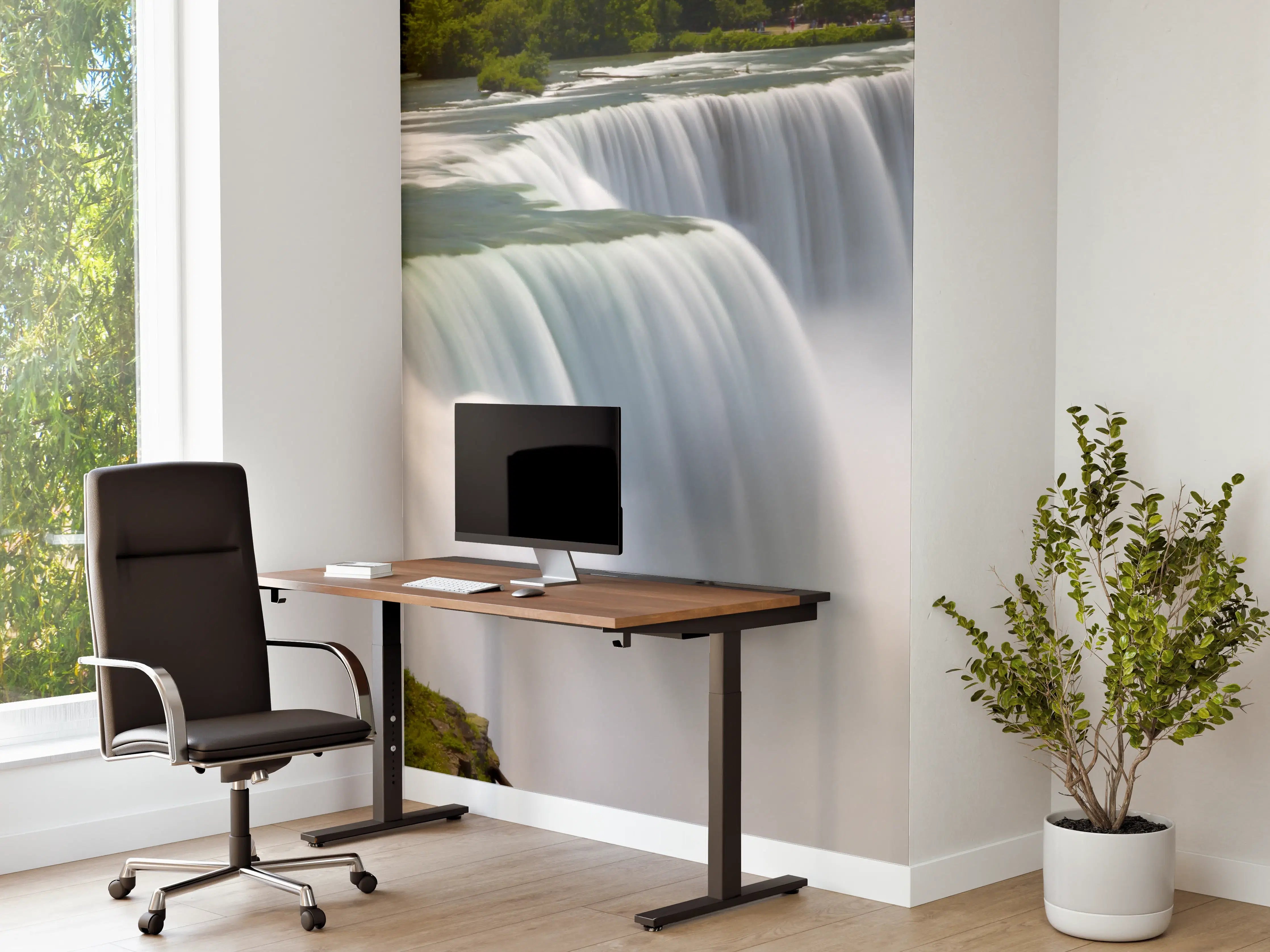 Büro Wandgestaltung - Majestätischer Wasserfall in Grünlandschaft
