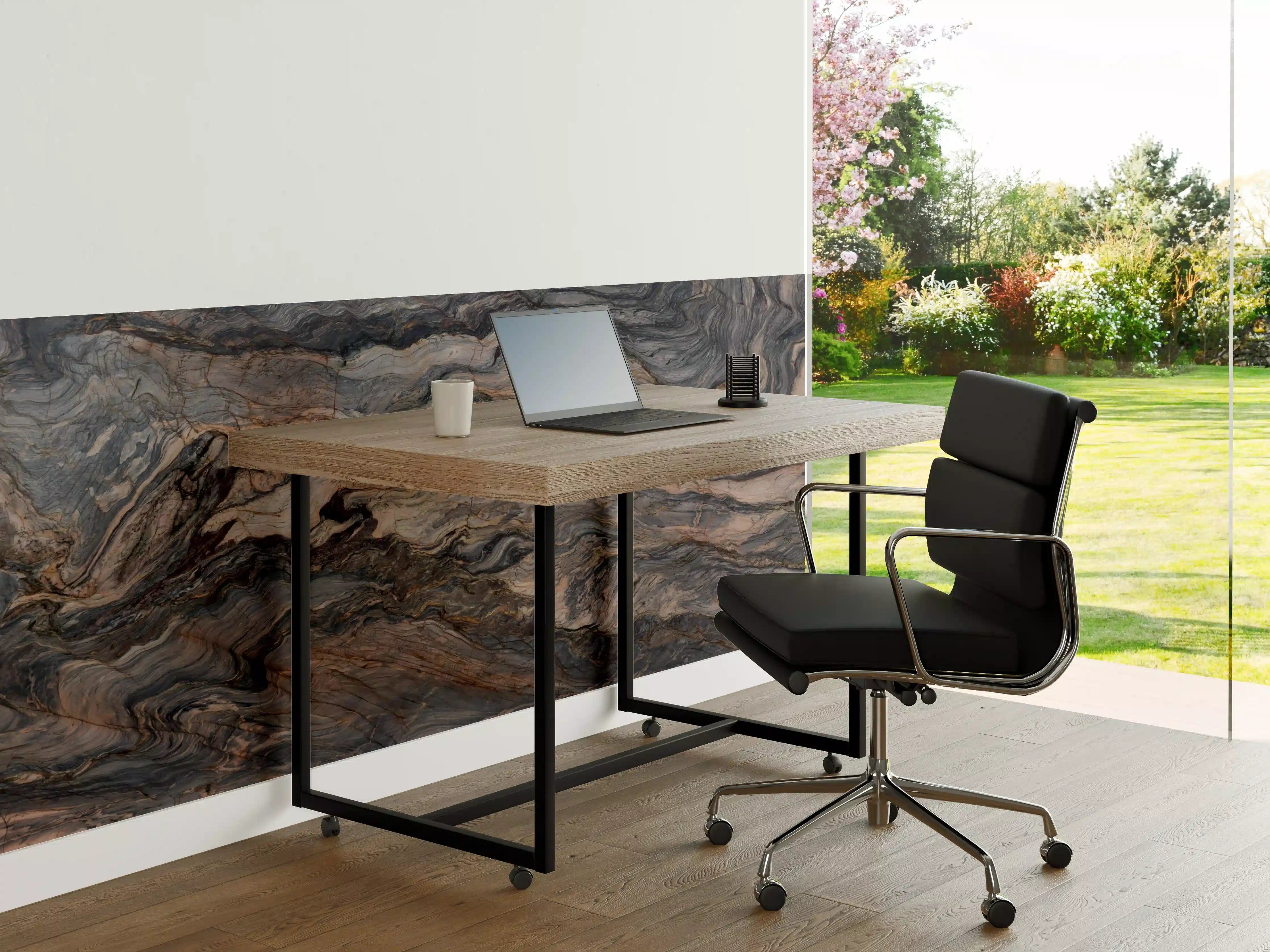 Büro Wandgestaltung - Marmorierte Natursteintextur in dunklen Braun- und Grautönen