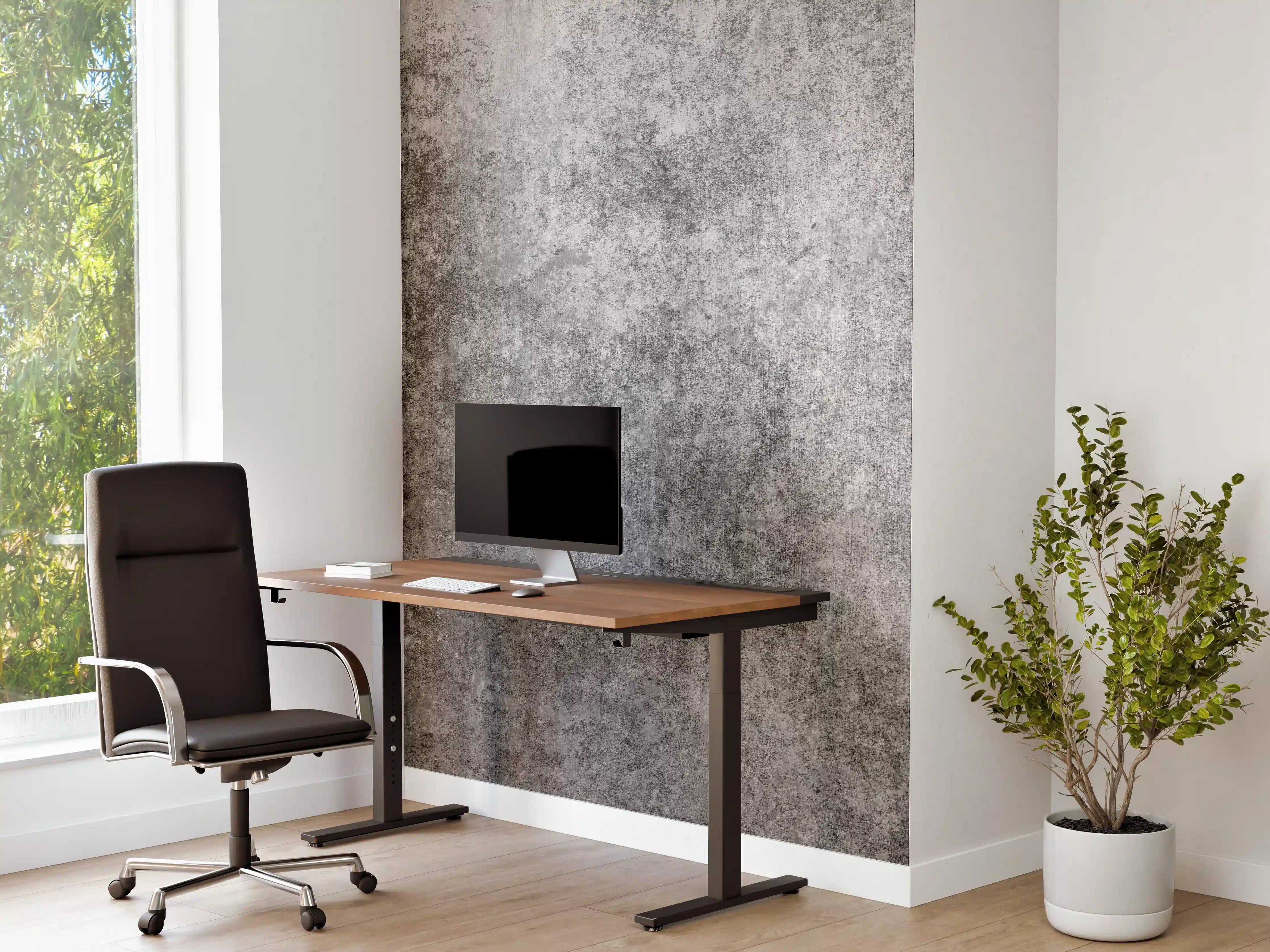 Büro Wandgestaltung - Massiver dunkelgrauer Beton