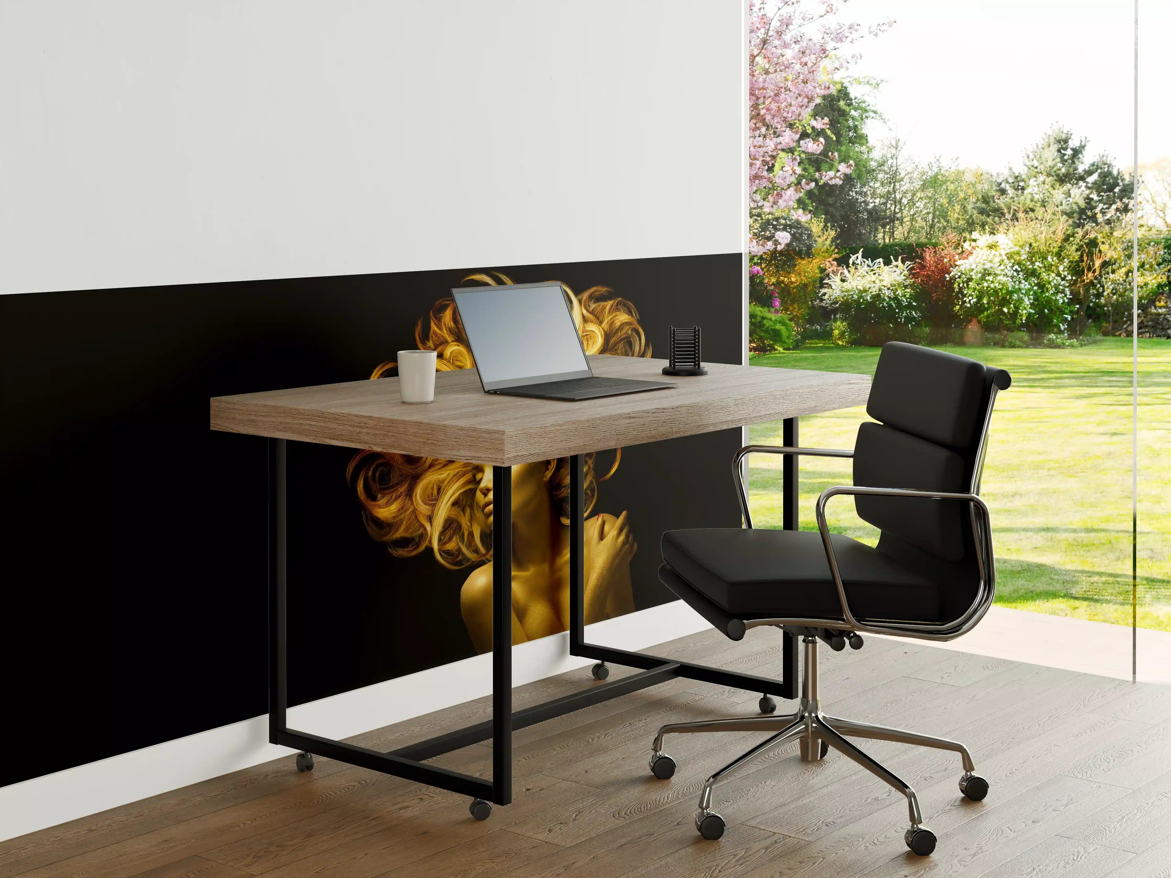 Büro Wandgestaltung - Model in Gold