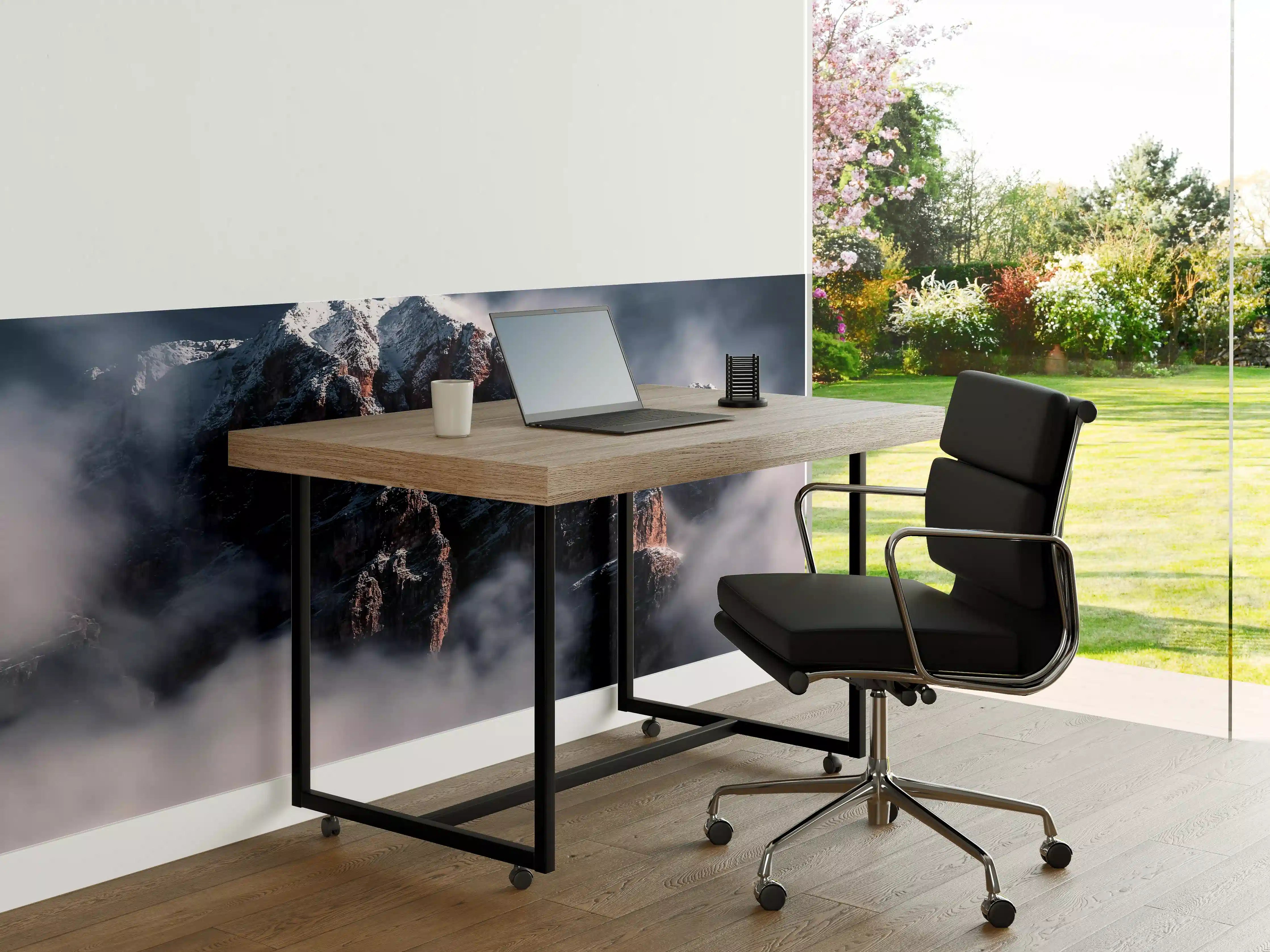 Büro Wandgestaltung - Nebelverhangene Berggipfel im Winter