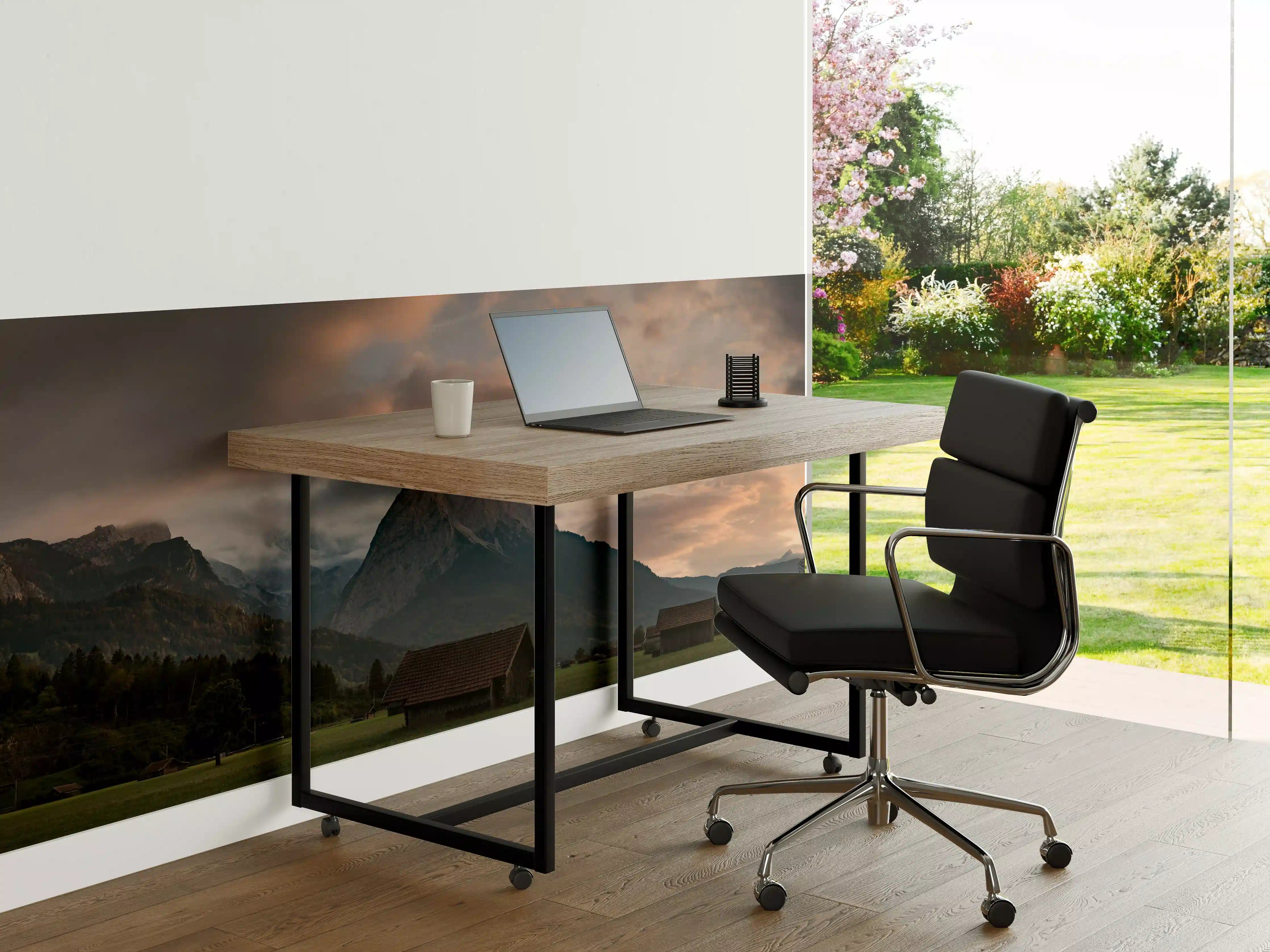 Büro Wandgestaltung - Panorama von der wolkenverhangenen Zugspitze