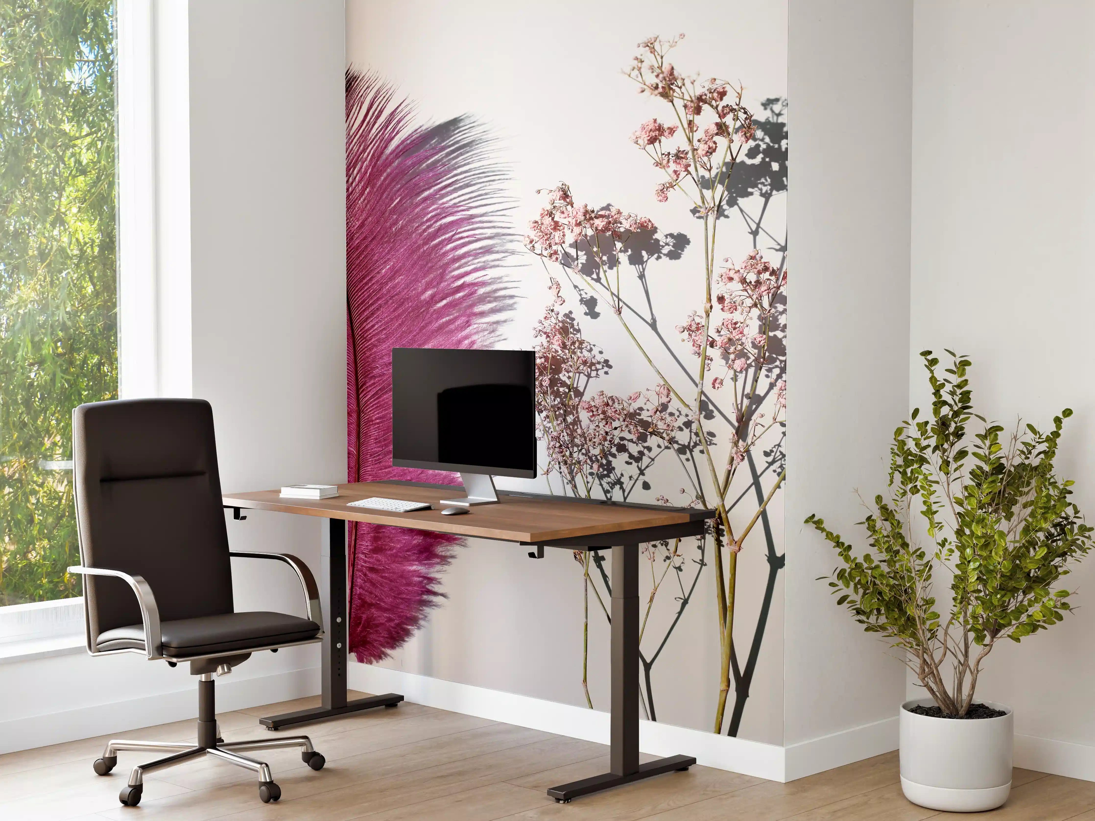 Büro Wandgestaltung - Rosa Feder und Trockenblumen