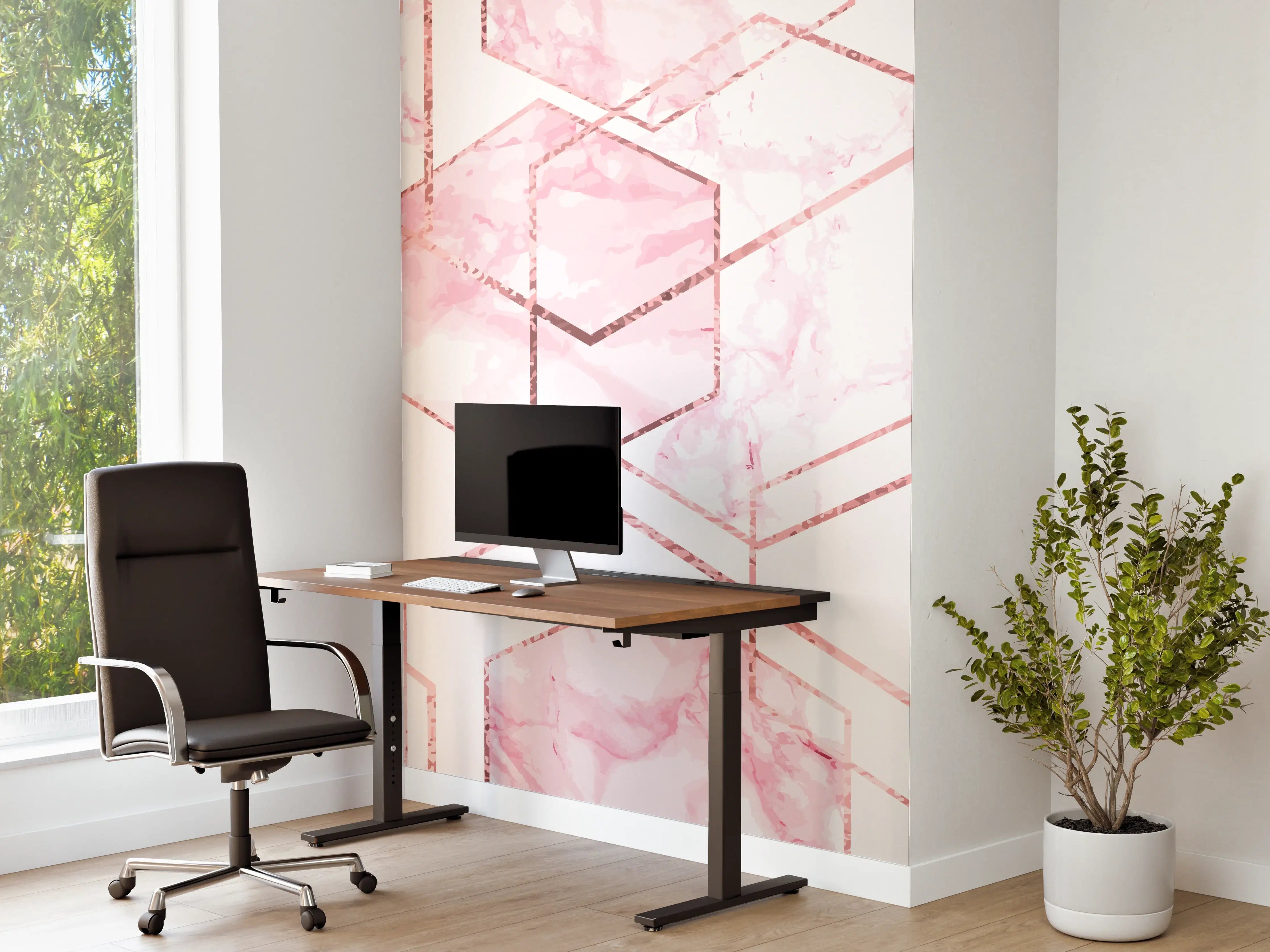 Büro Wandgestaltung - Rosa Marmor mit Goldakzenten