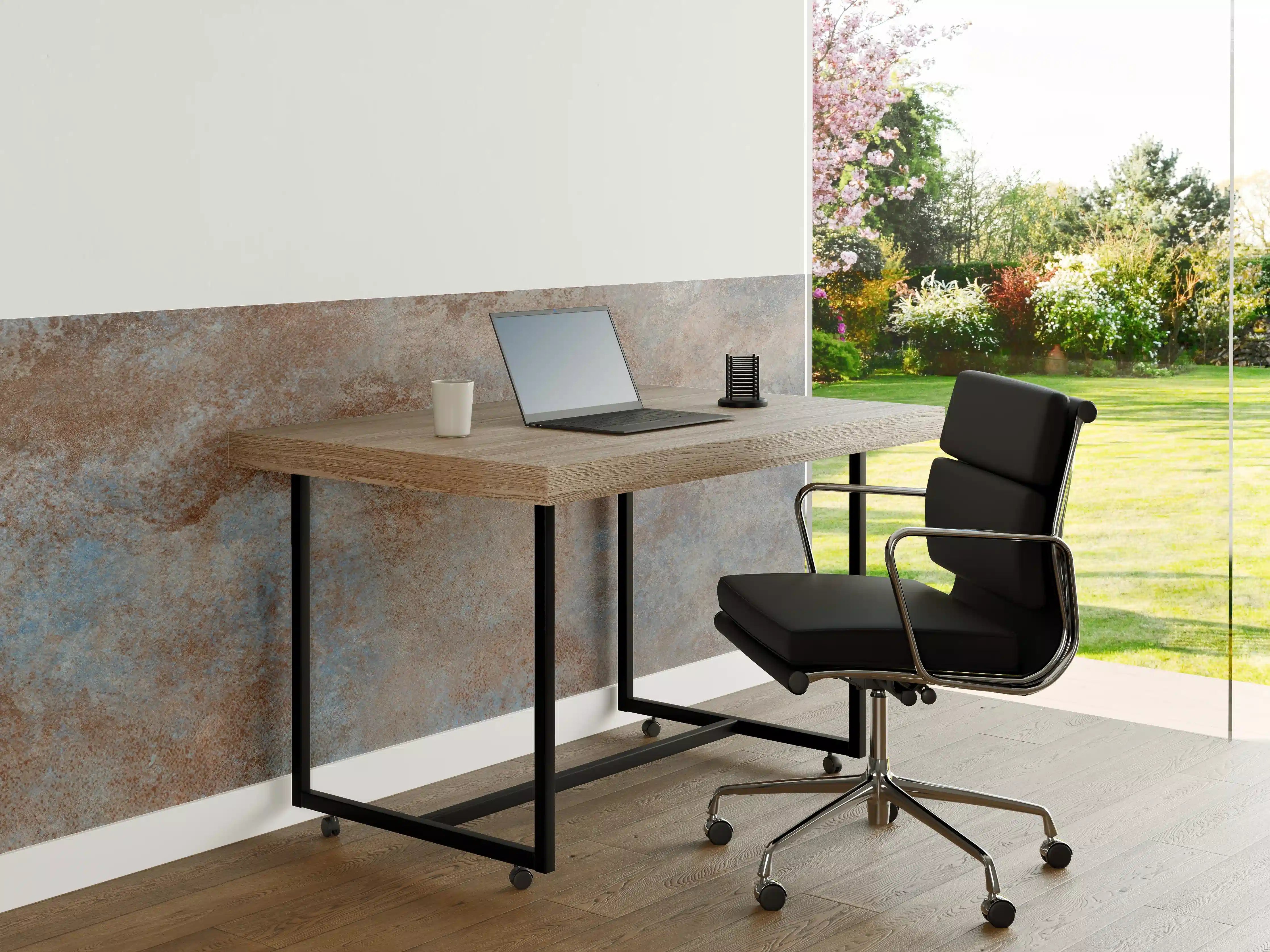 Büro Wandgestaltung - Rostige Metallplatte
