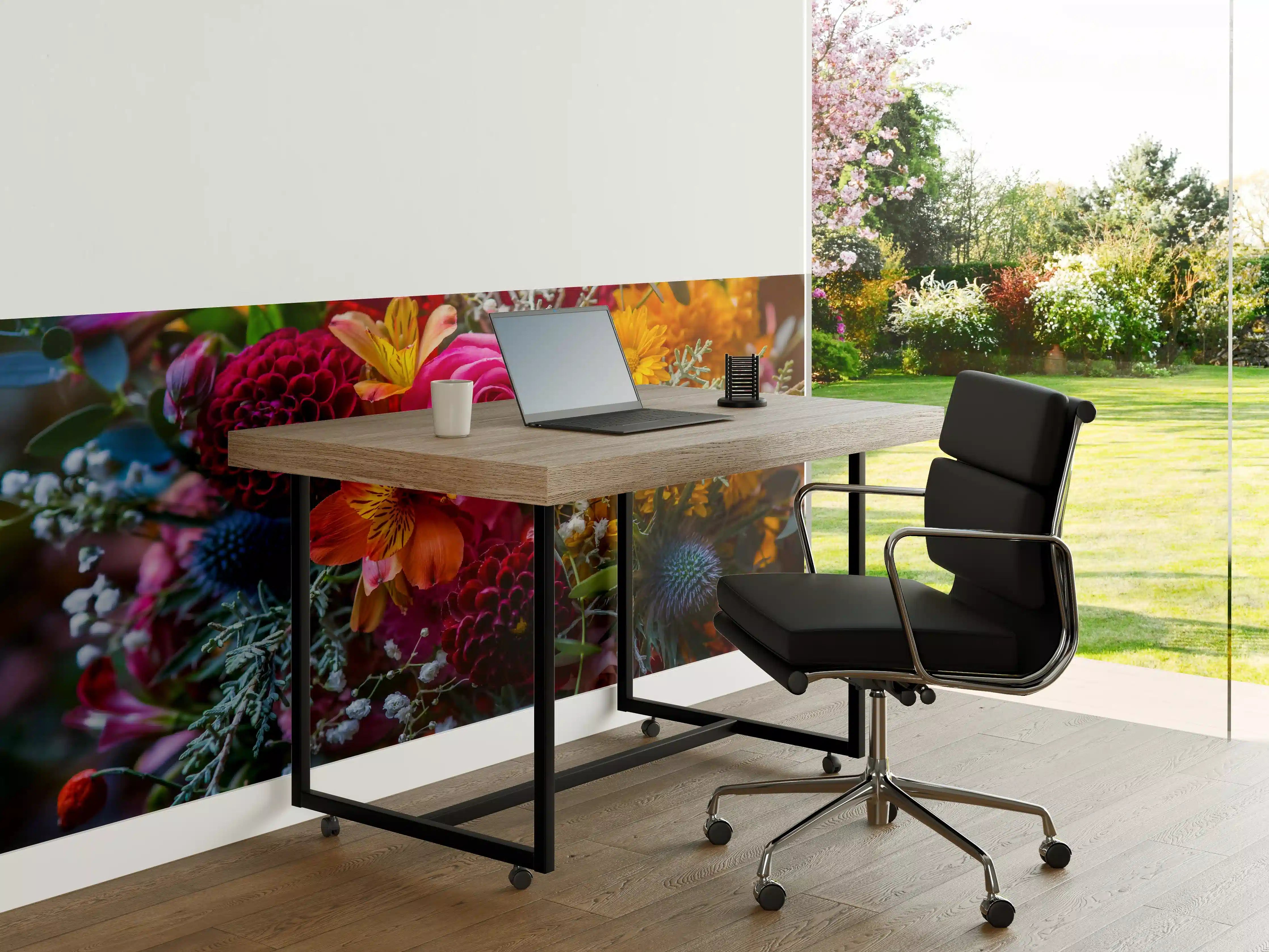 Büro Wandgestaltung - Satter bunter Blumenstrauß