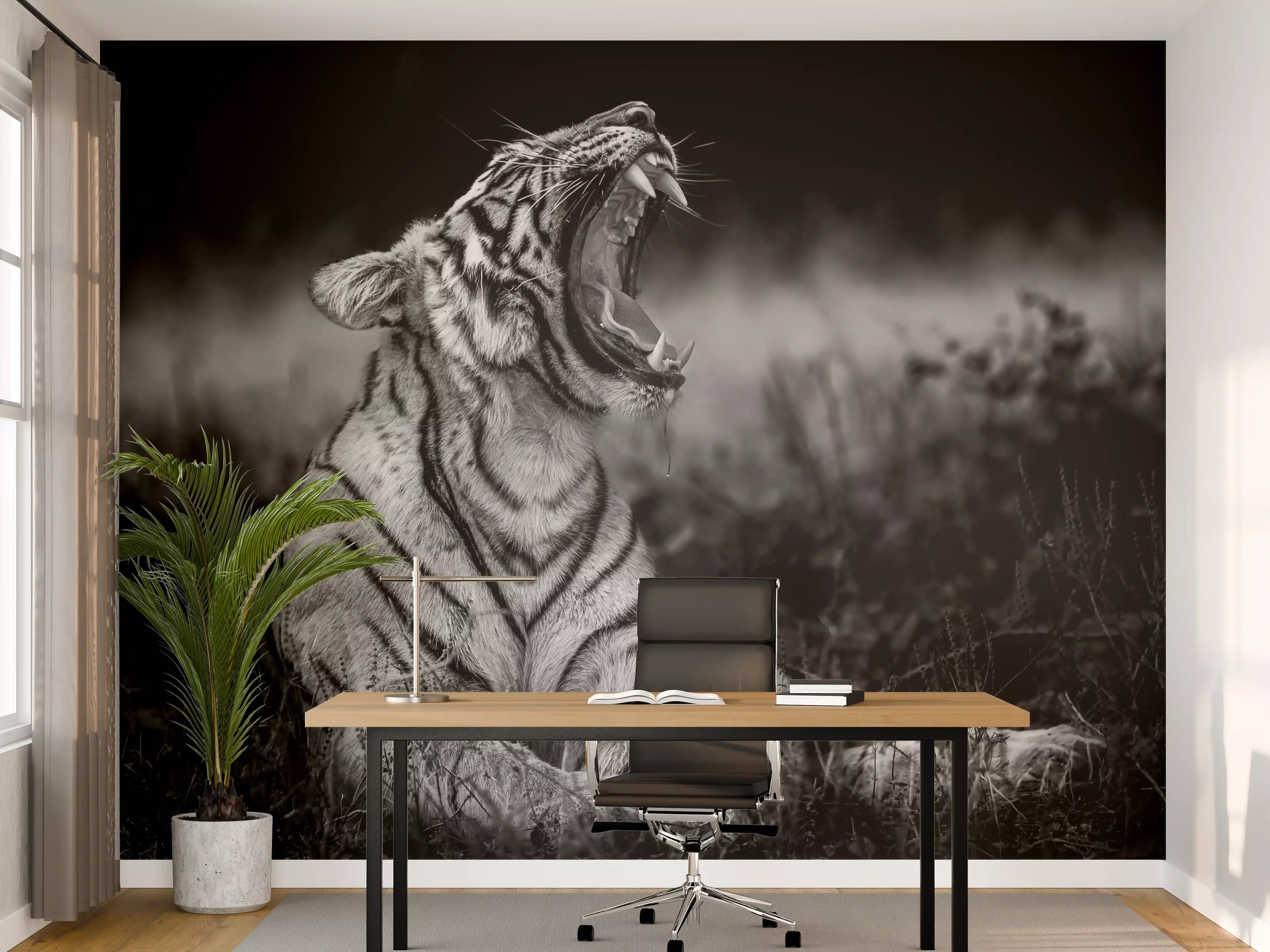 Büro Wandgestaltung - Schallendes Tiger-Gesicht in Schwarz-Weiß