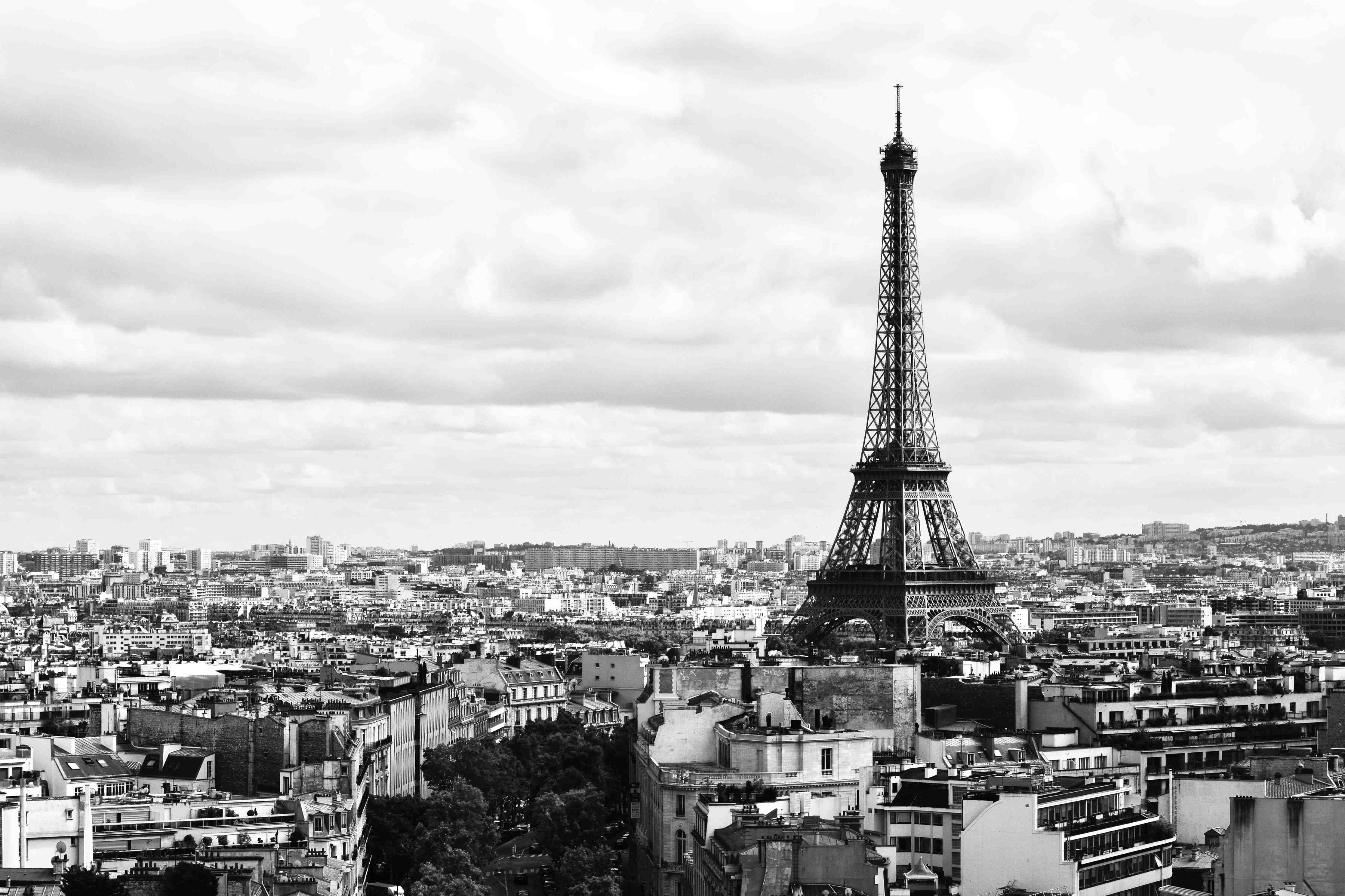 Büro Wandgestaltung-Schwarz-Weiß-Blick auf den Eiffelturm in Paris