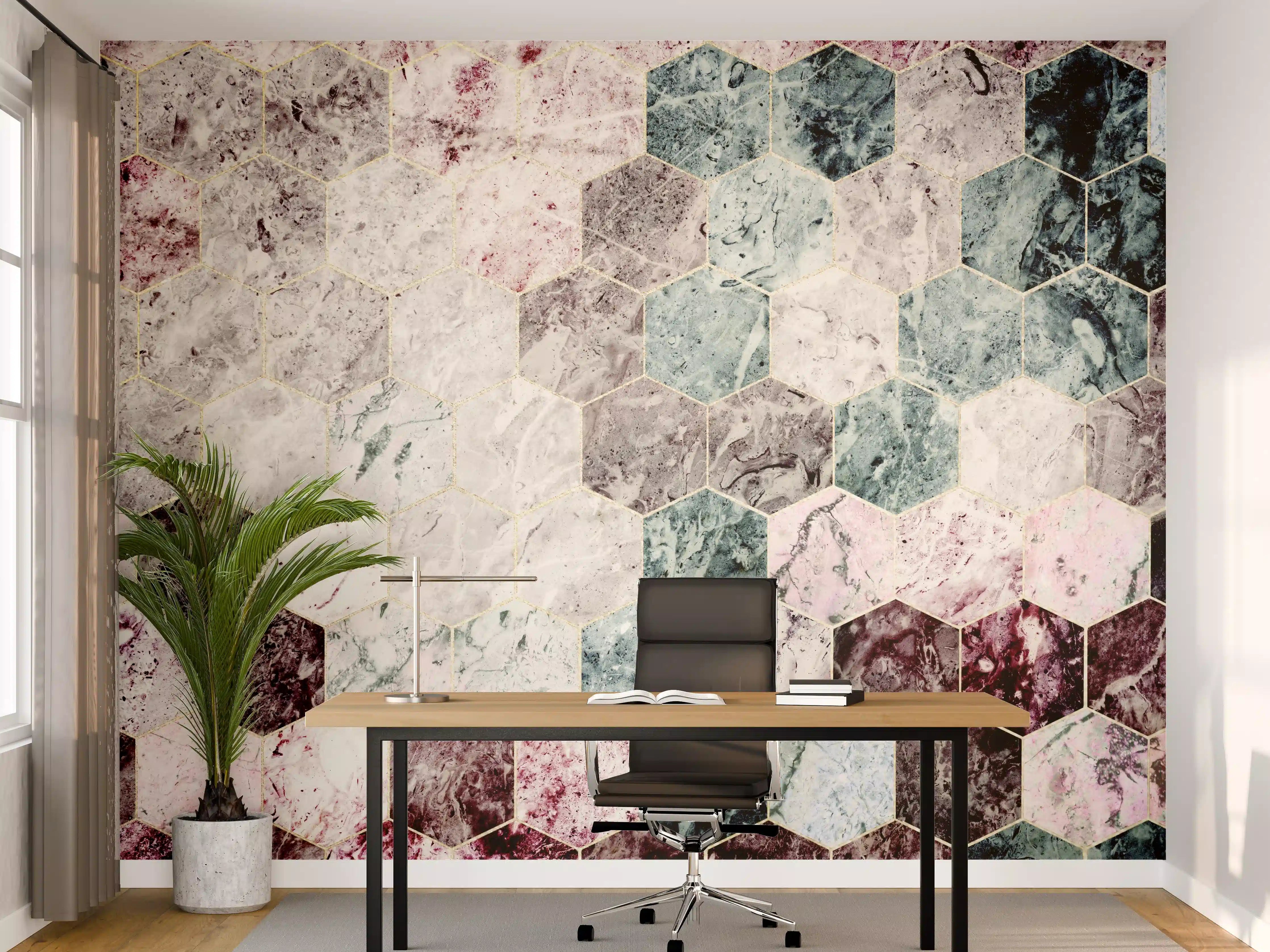 Büro Wandgestaltung - Sechseckiger dunkler Marmor mit Goldumrandung
