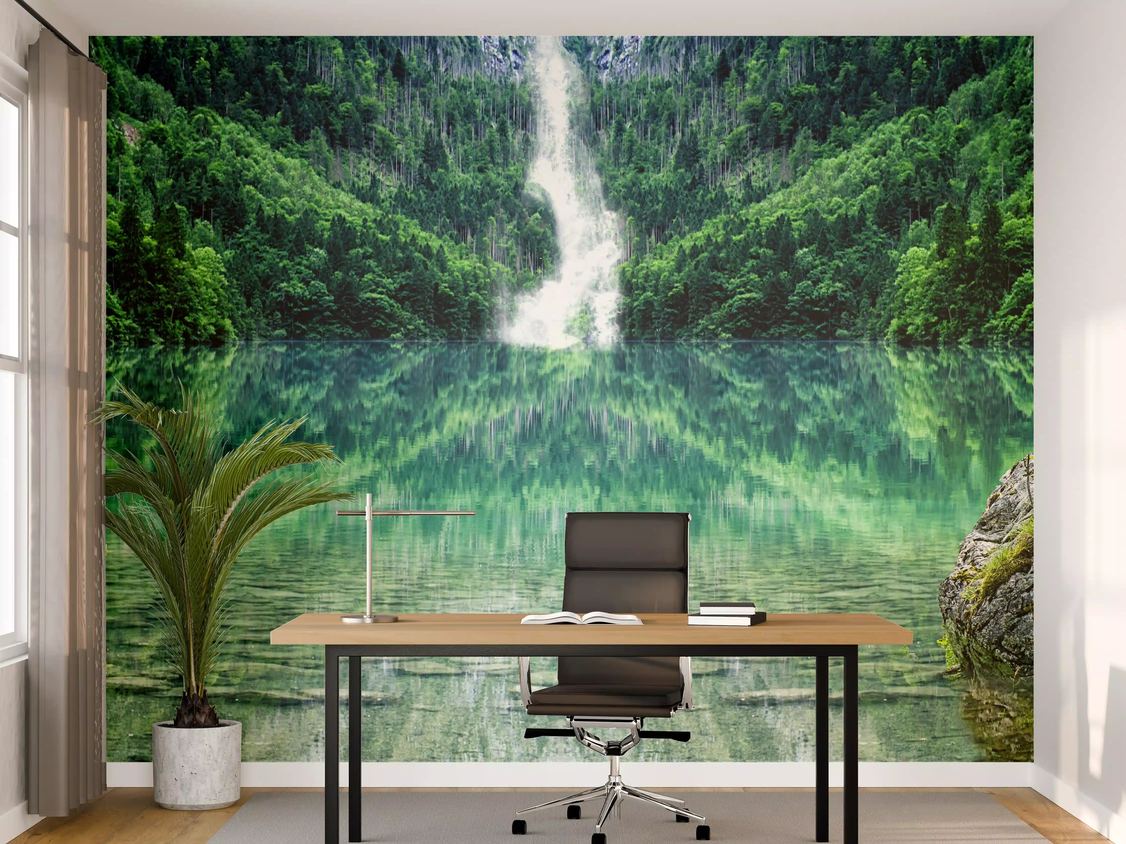 Büro Wandgestaltung - Silberner Wasserfall im Grünen