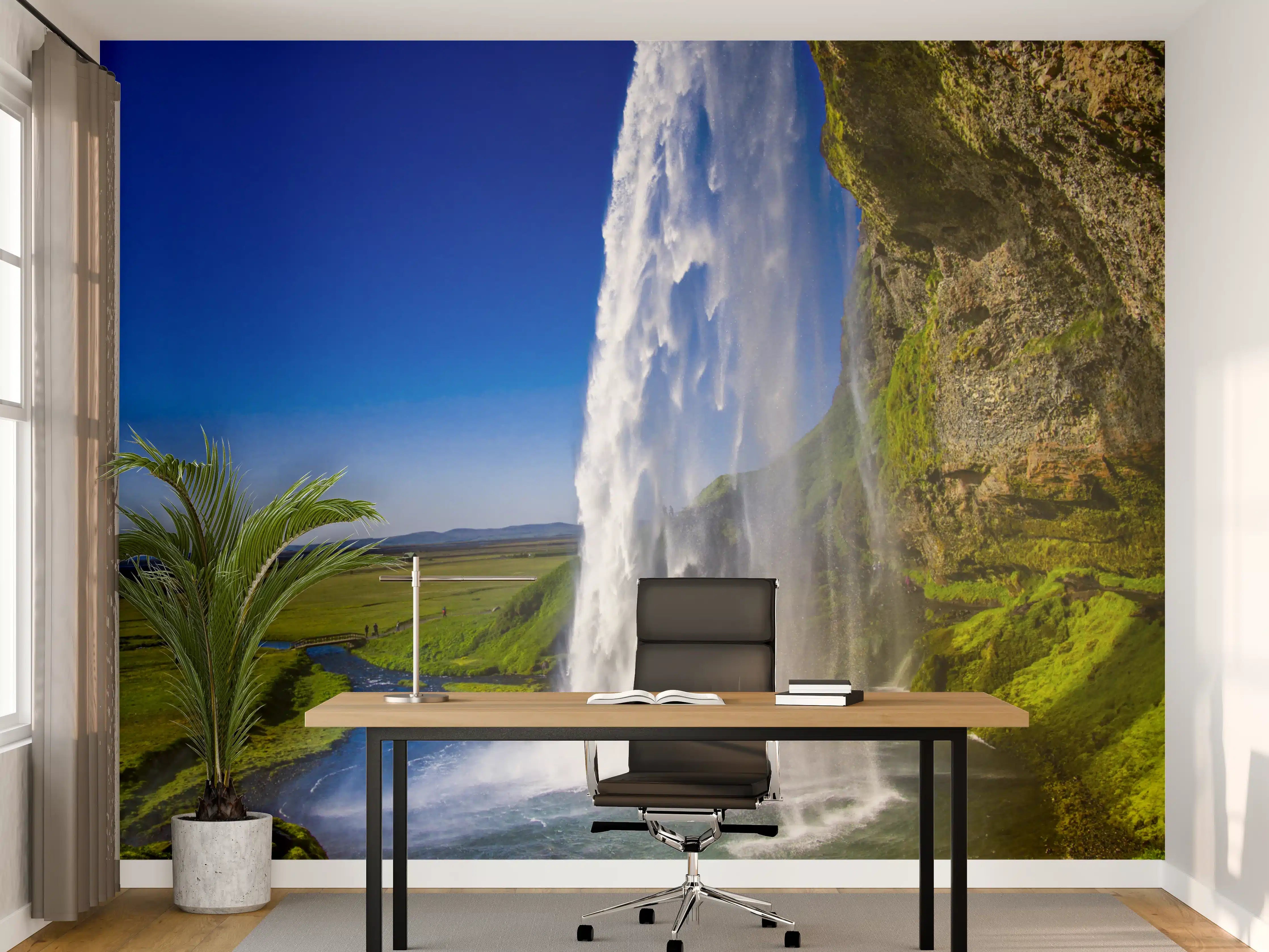 Büro Wandgestaltung - Silbriger Wasserfall im grünen Tal