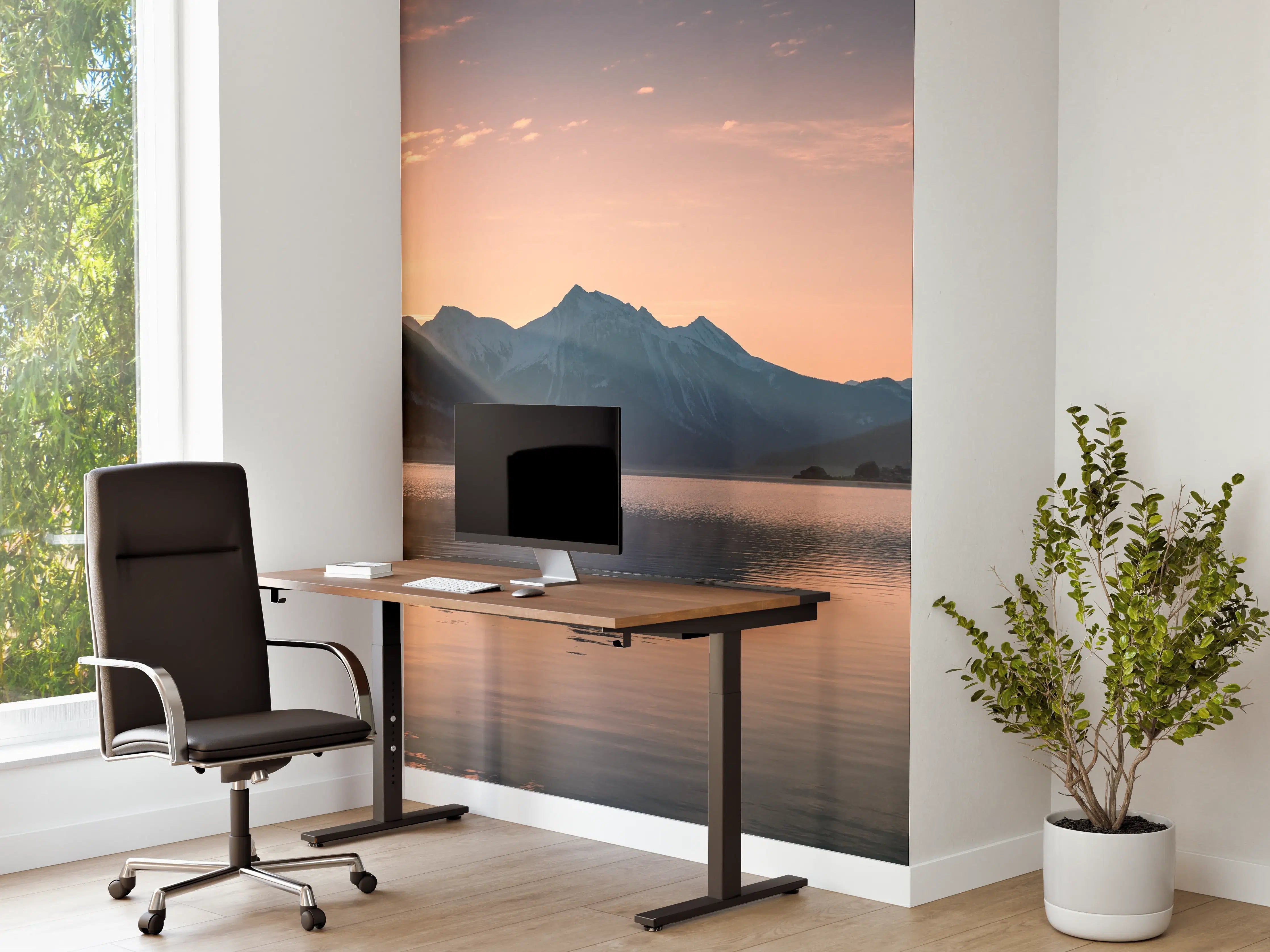 Büro Wandgestaltung - Sonnenstrahlen im Bergnebel