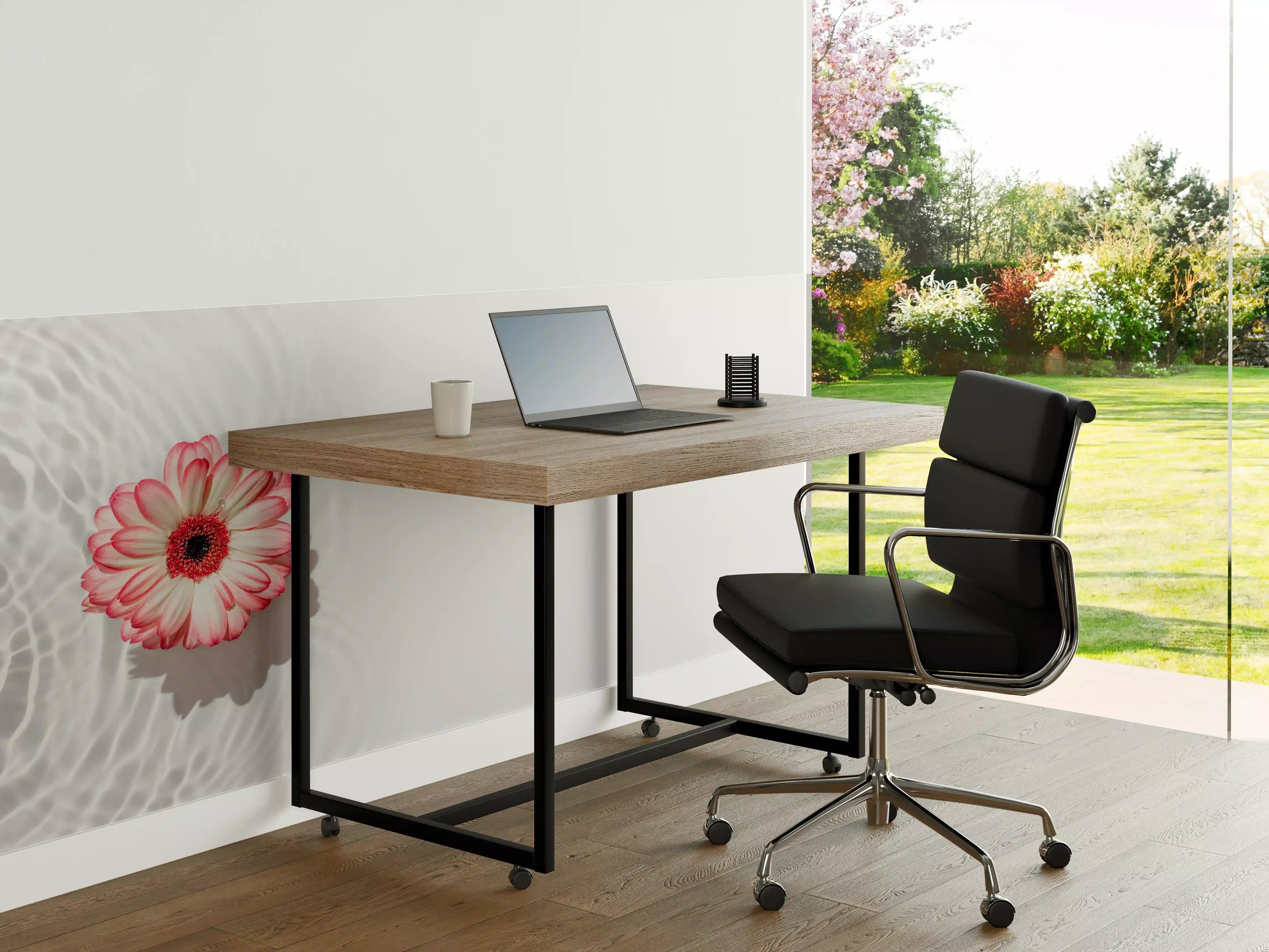 Büro Wandgestaltung - Weiß-Grau mit Rosa Gerbera