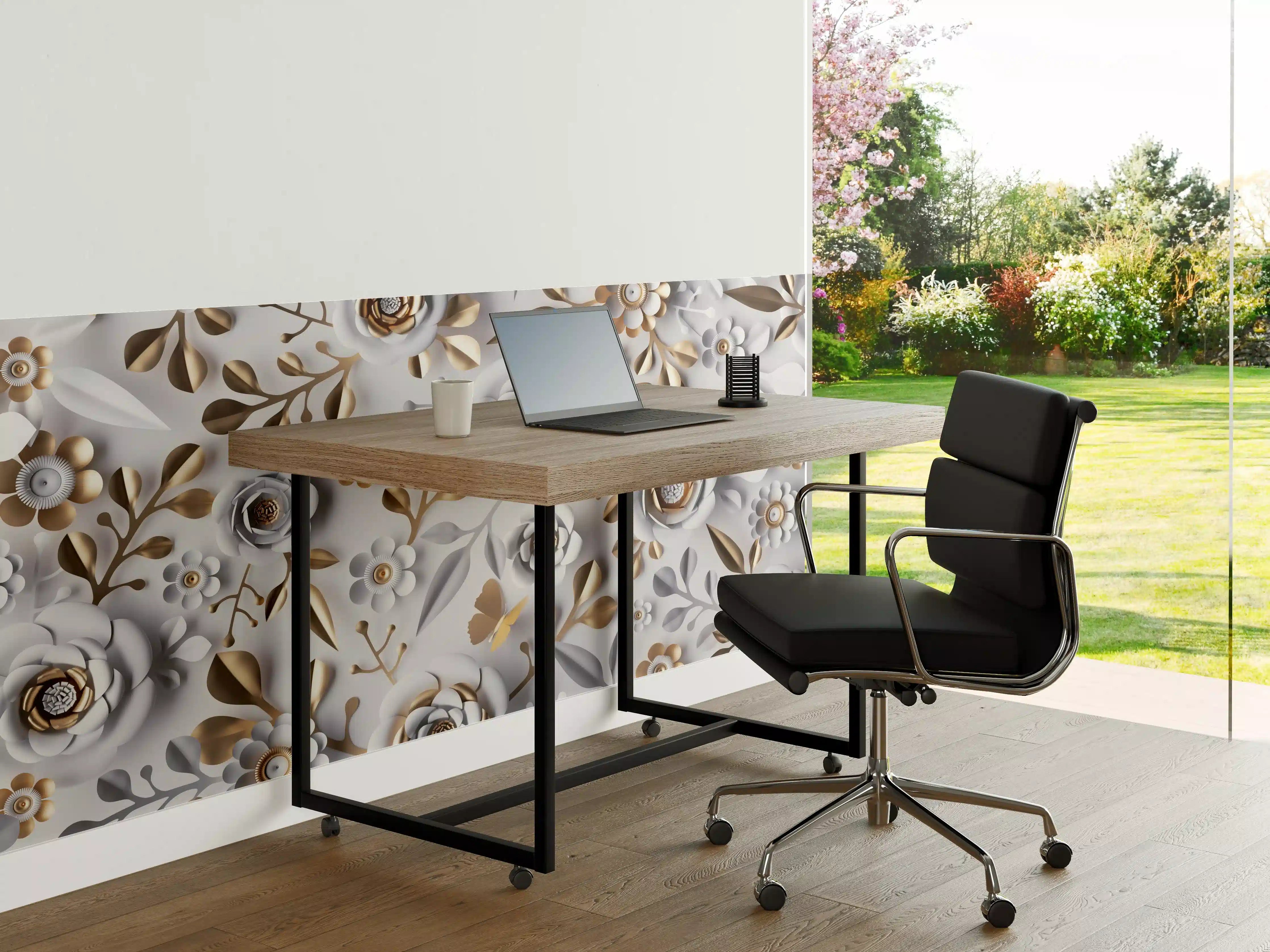 Büro Wandgestaltung - Weiße Papierblumen Goldakzente