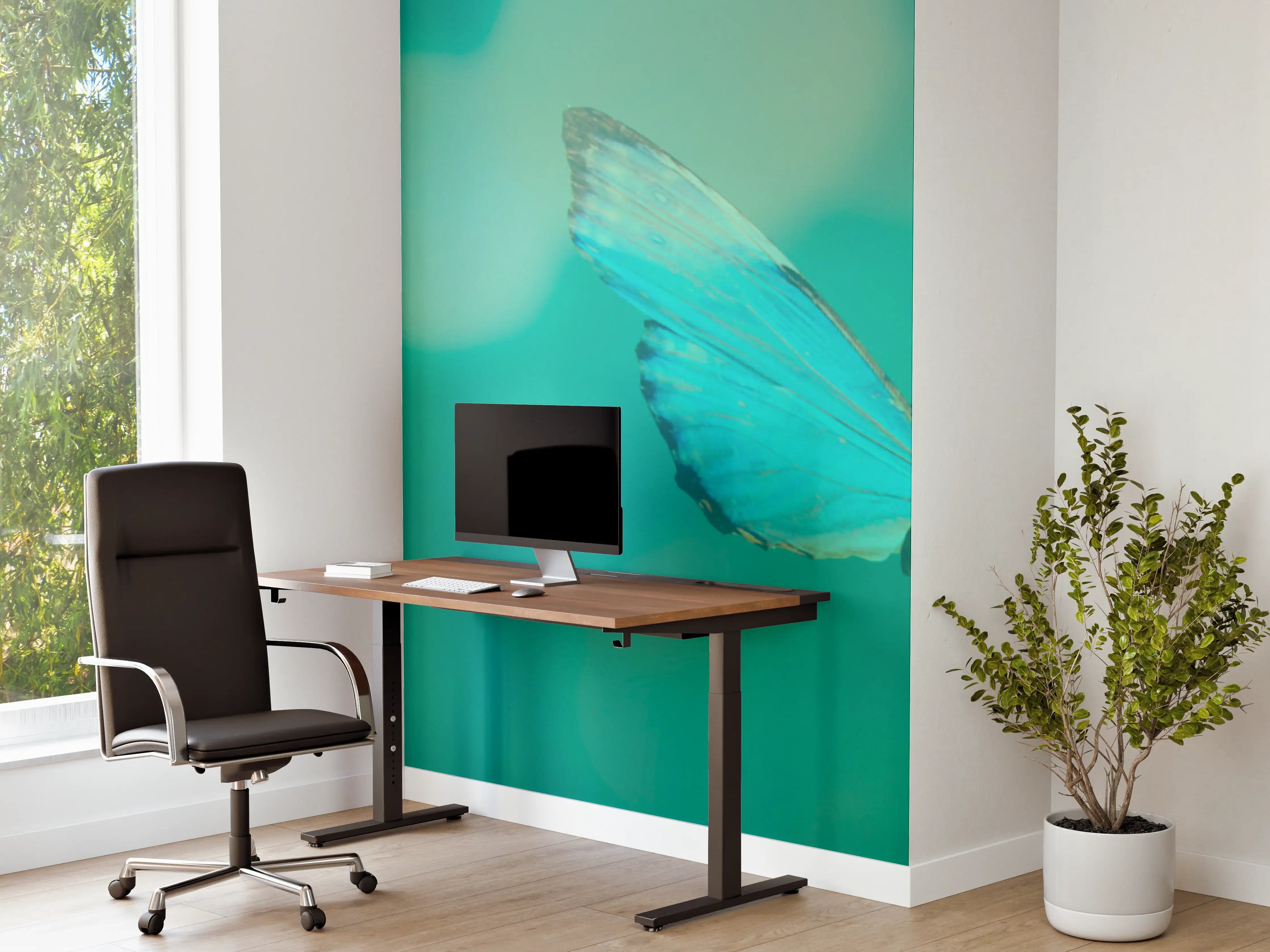 Büro Wandgestaltung - Zarter Schmetterling auf Blüte in Blau-Grüntönen
