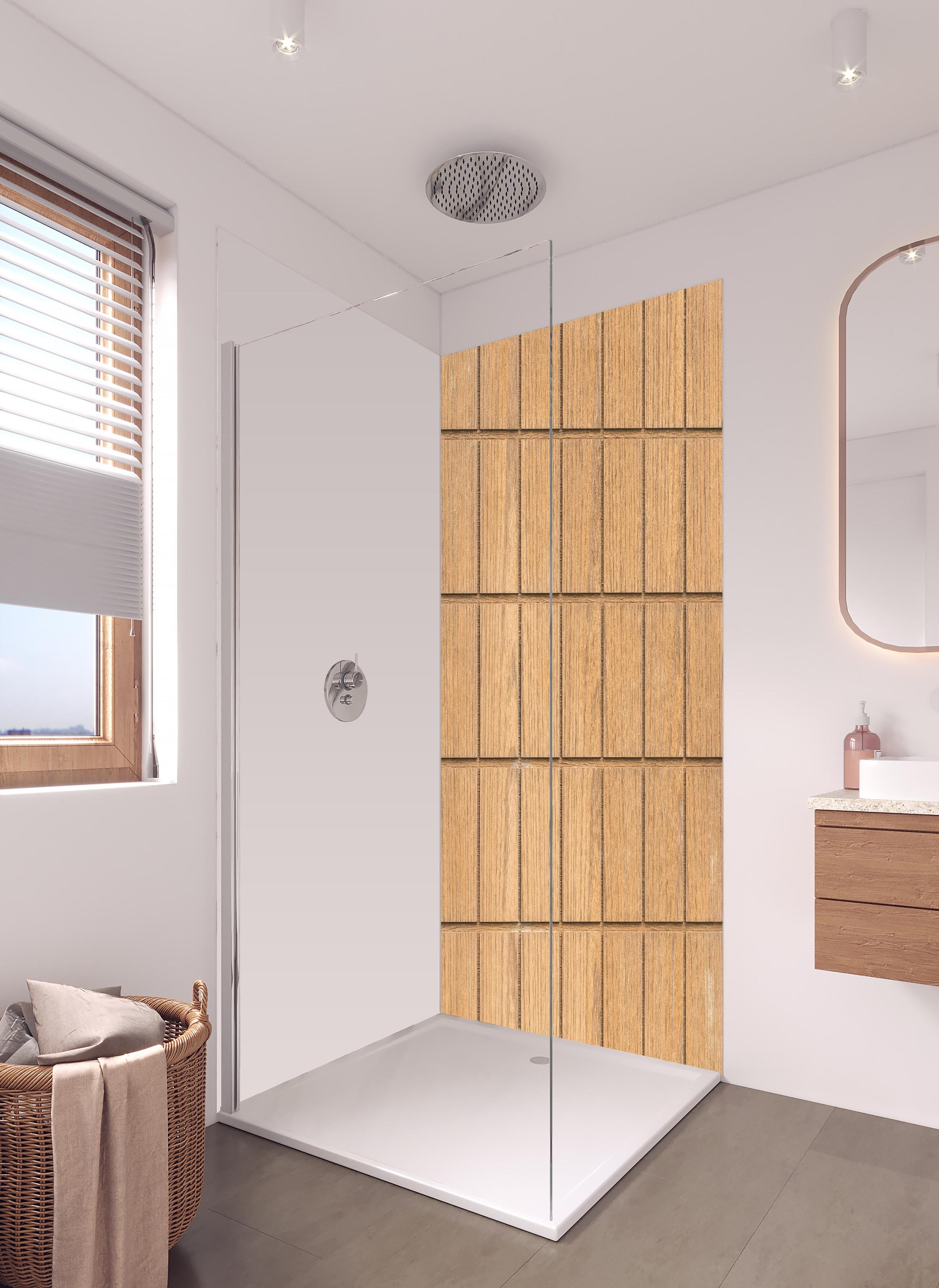 Duschrückwand - Braunes quadratisches Holzmuster in hellem Badezimmer mit Regenduschkopf - zweiteilige Eck-Duschrückwand