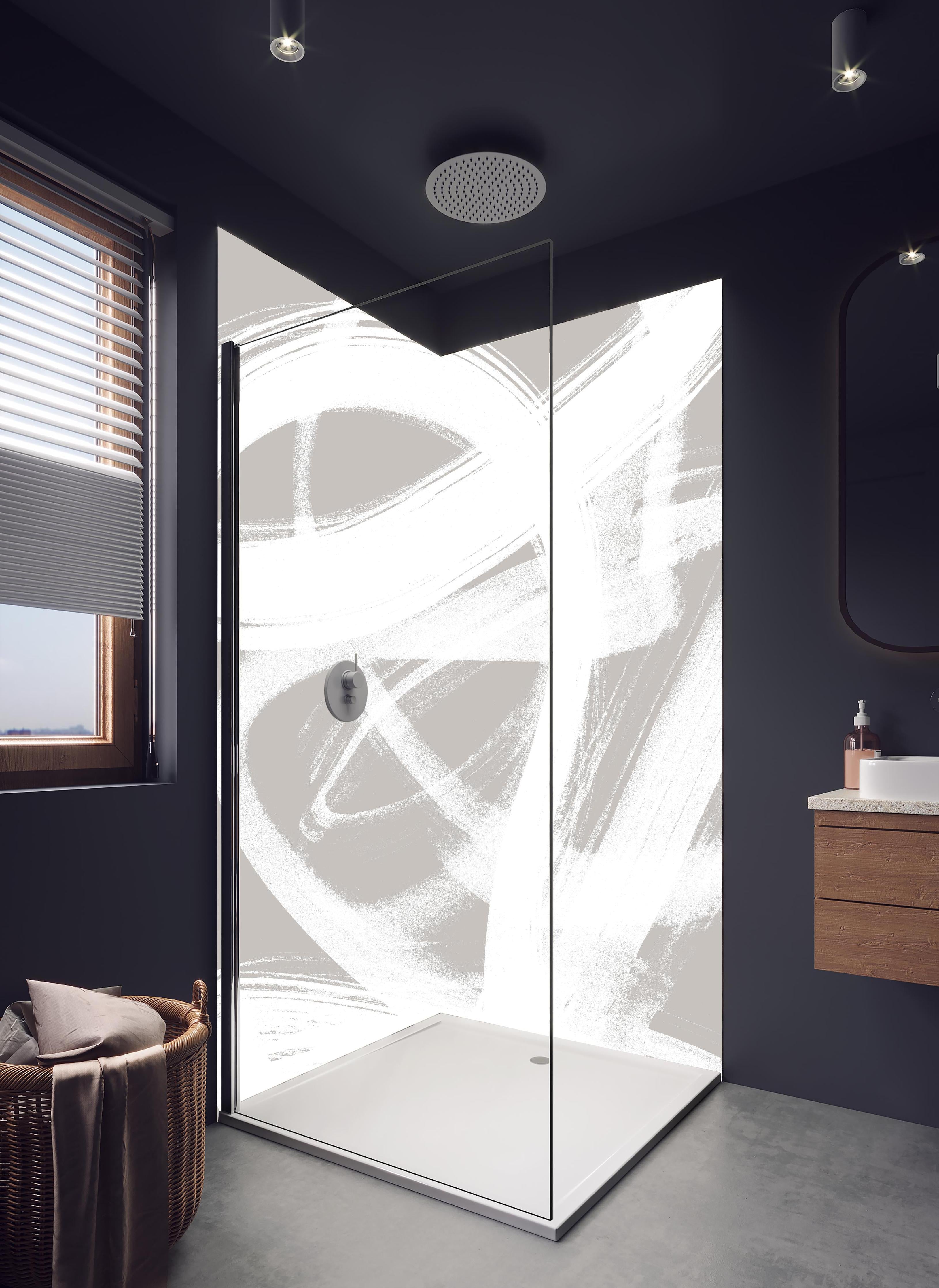Duschrückwand - Abstrakte Pinselstriche in Grau und Weiß in hellem Badezimmer mit Regenduschkopf - zweiteilige Eck-Duschrückwand