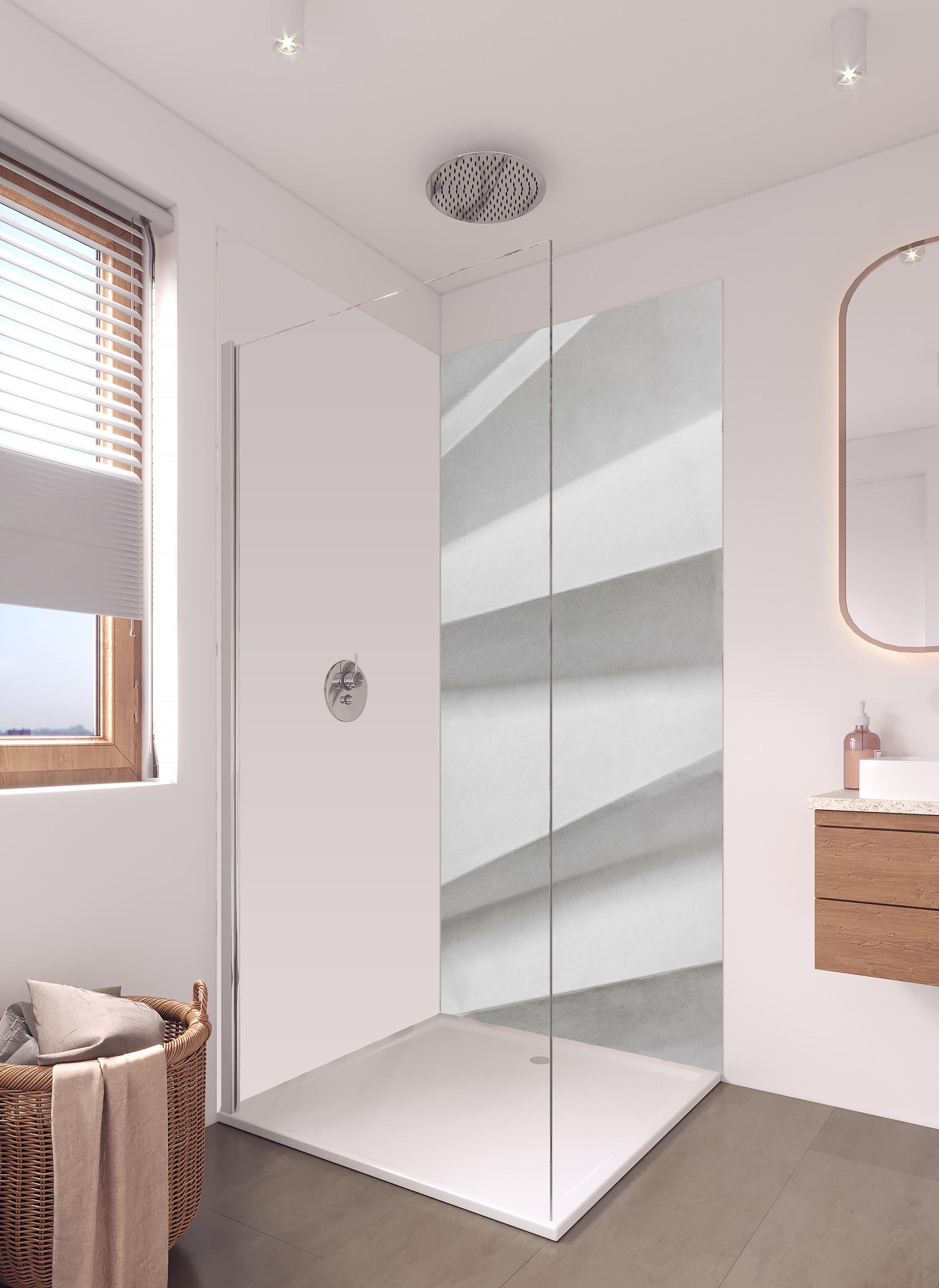 Duschrückwand - Abstrakte weiβe Papierkunst mit Grautönen in hellem Badezimmer mit Regenduschkopf - zweiteilige Eck-Duschrückwand