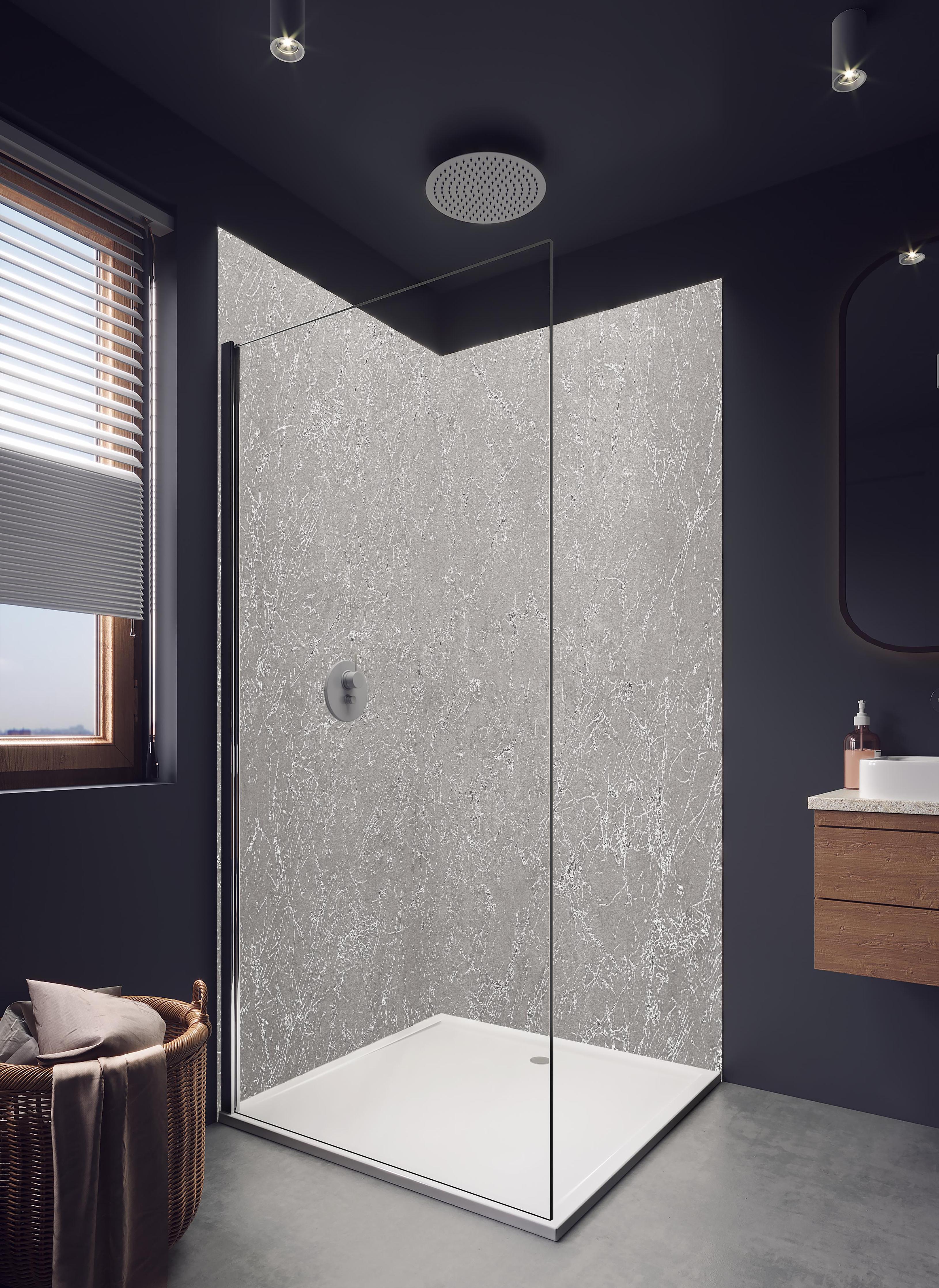 Duschrückwand - Abstrakter Silbermarmor in hellem Badezimmer mit Regenduschkopf - zweiteilige Eck-Duschrückwand