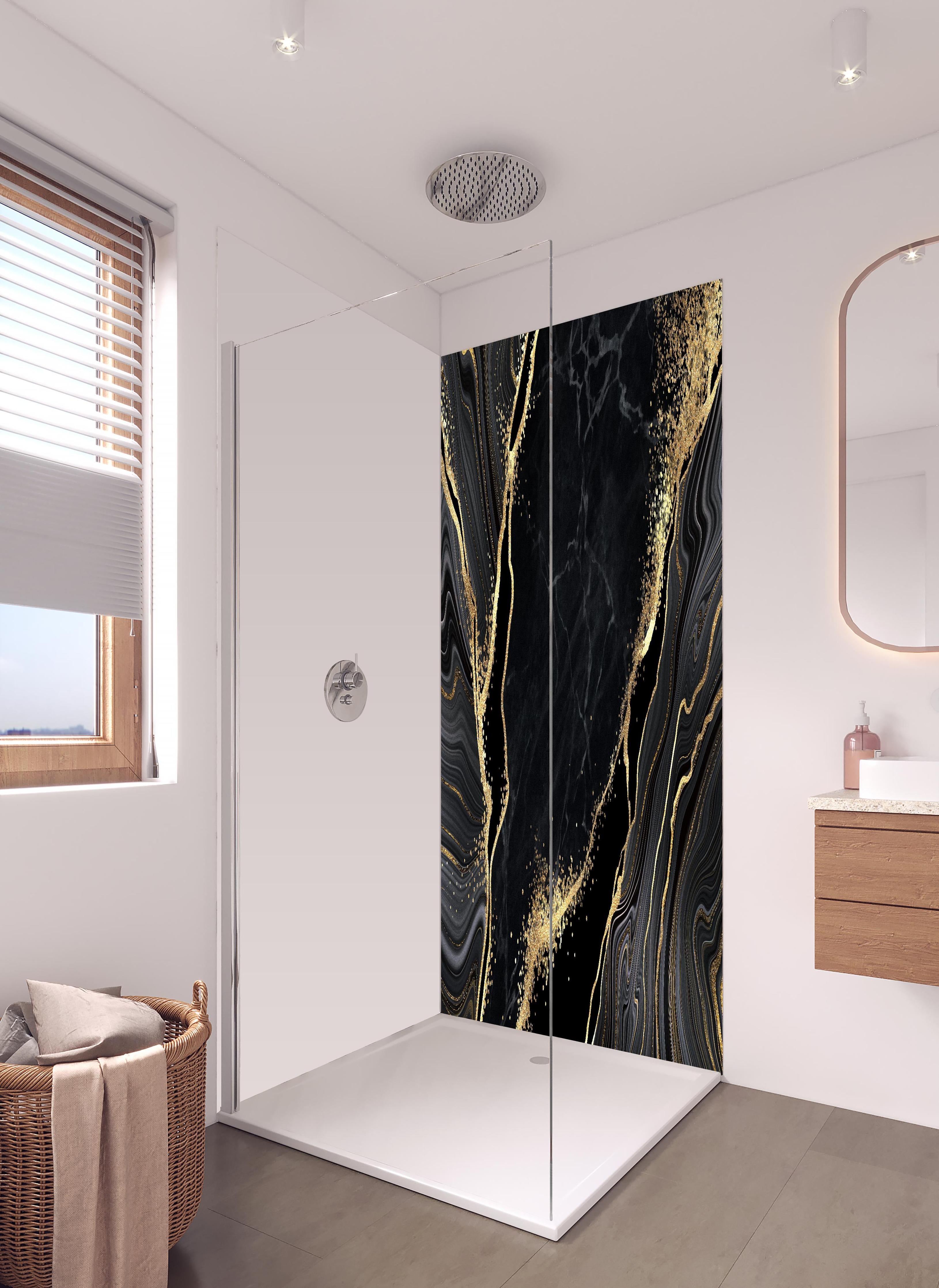 Duschrückwand - Abstrakter schwarzer Marmor mit goldenen Adern in hellem Badezimmer mit Regenduschkopf - zweiteilige Eck-Duschrückwand