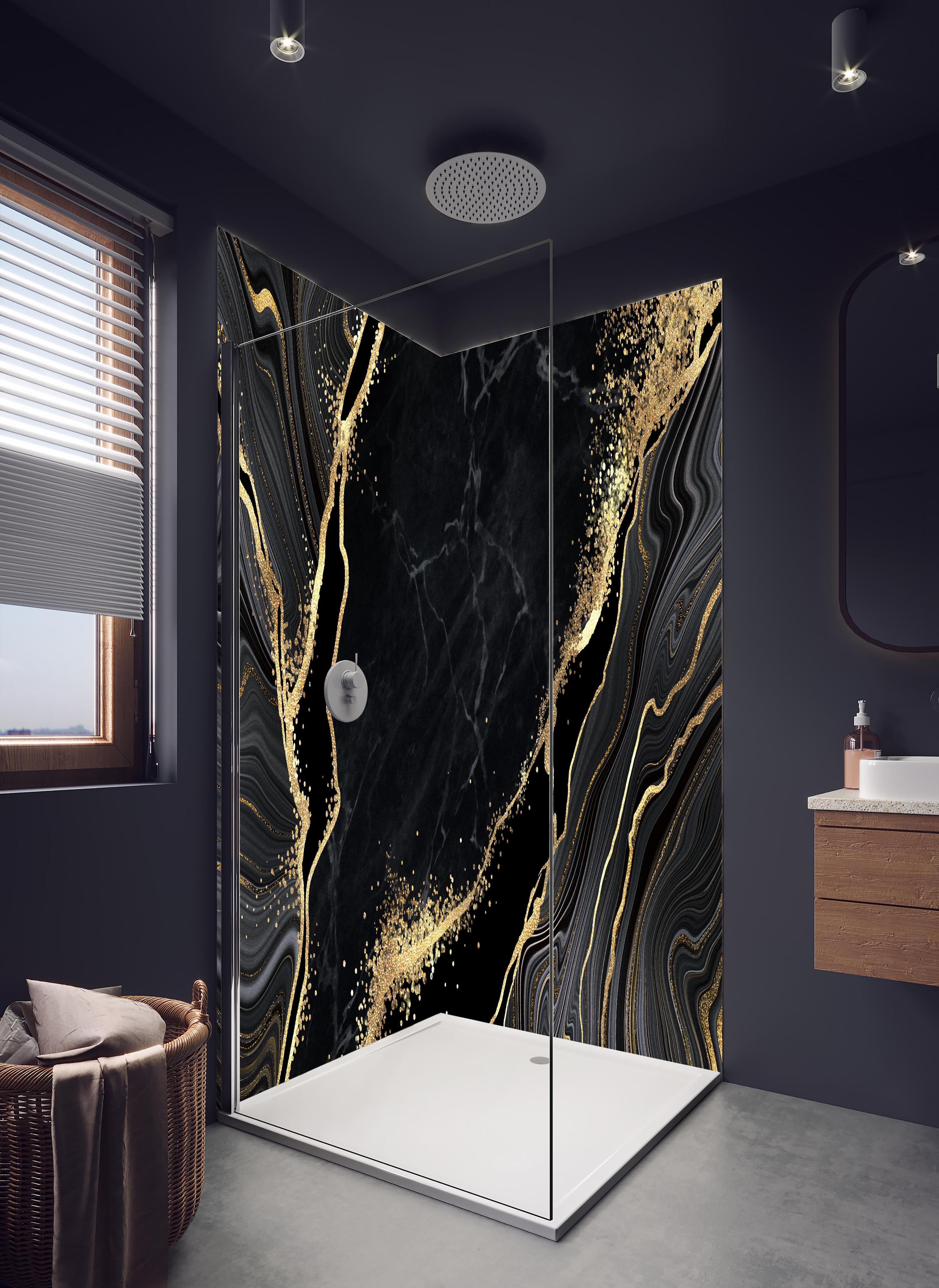 Duschrückwand - Abstrakter schwarzer Marmor mit goldenen Adern in hellem Badezimmer mit Regenduschkopf - zweiteilige Eck-Duschrückwand
