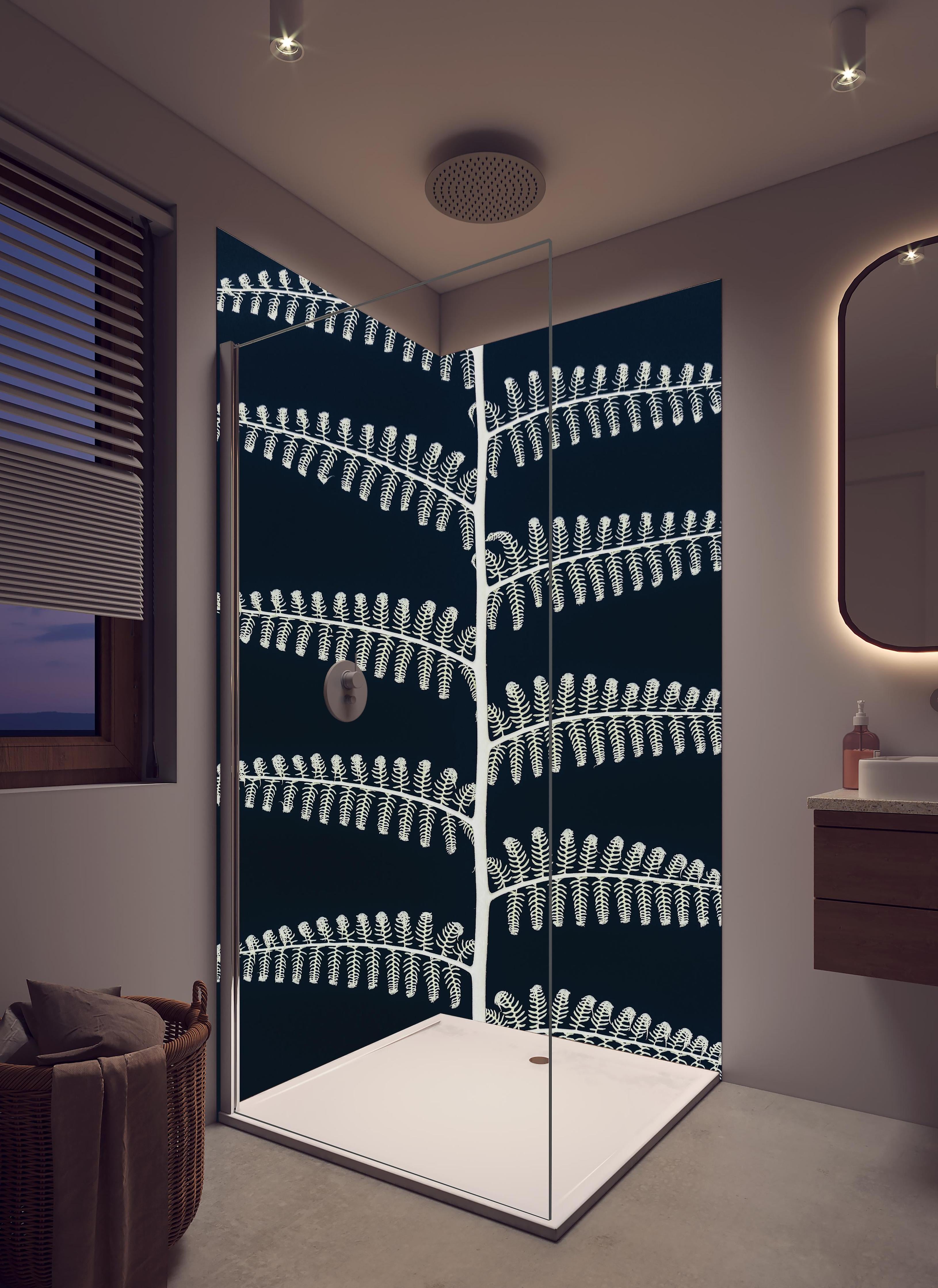 Duschrückwand - Abstraktes symmetrisches Blatt Design in Blau in hellem Badezimmer mit Regenduschkopf - zweiteilige Eck-Duschrückwand
