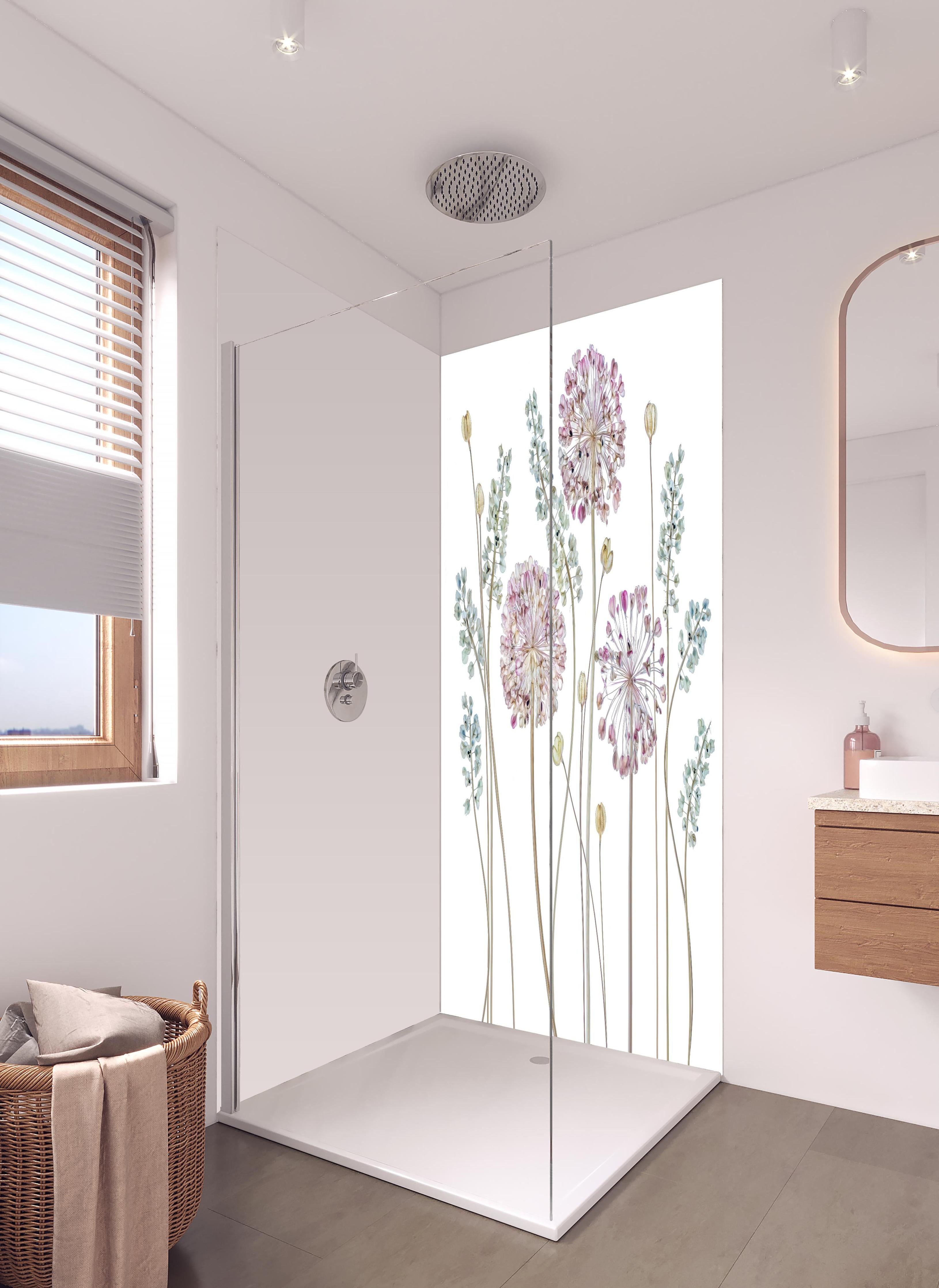 Duschrückwand - Allium Pflanzen - Floral in hellem Badezimmer mit Regenduschkopf - zweiteilige Eck-Duschrückwand