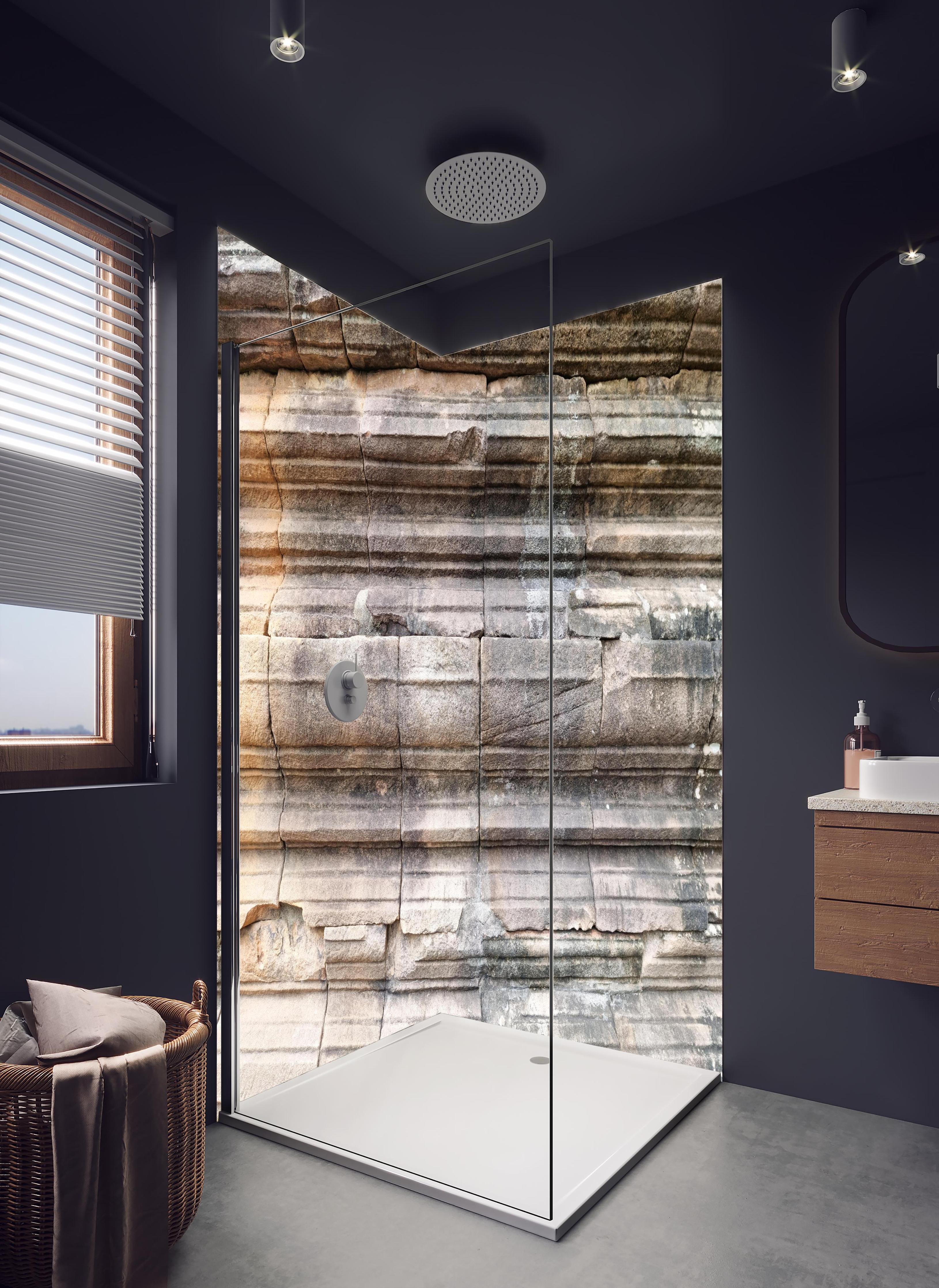 Duschrückwand - Alter Steinziegel - Grunge in hellem Badezimmer mit Regenduschkopf - zweiteilige Eck-Duschrückwand