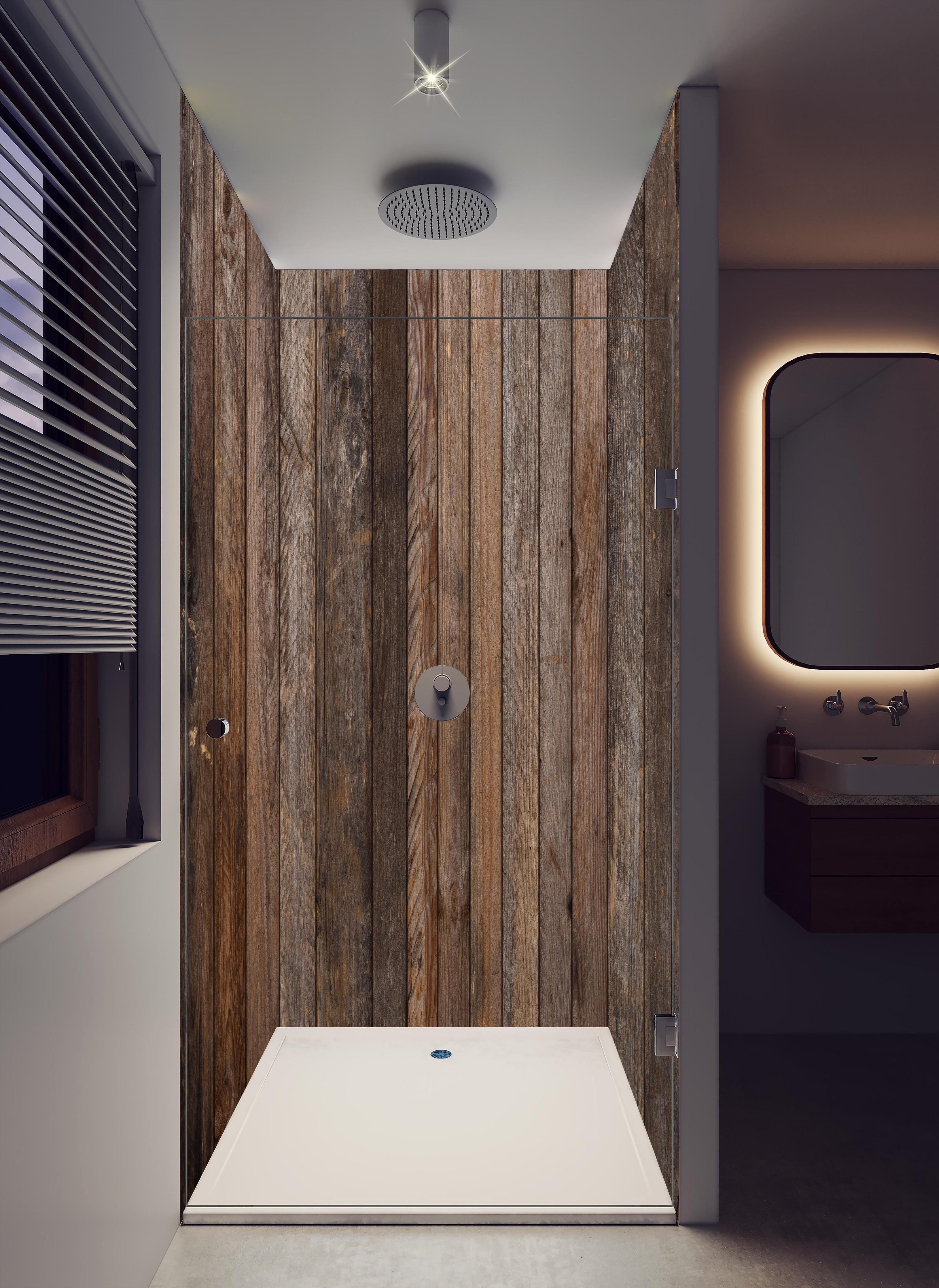 Duschrückwand - Altes verwittertes Plankenholz mit Rostnägeln in hellem Badezimmer mit Regenduschkopf - zweiteilige Eck-Duschrückwand