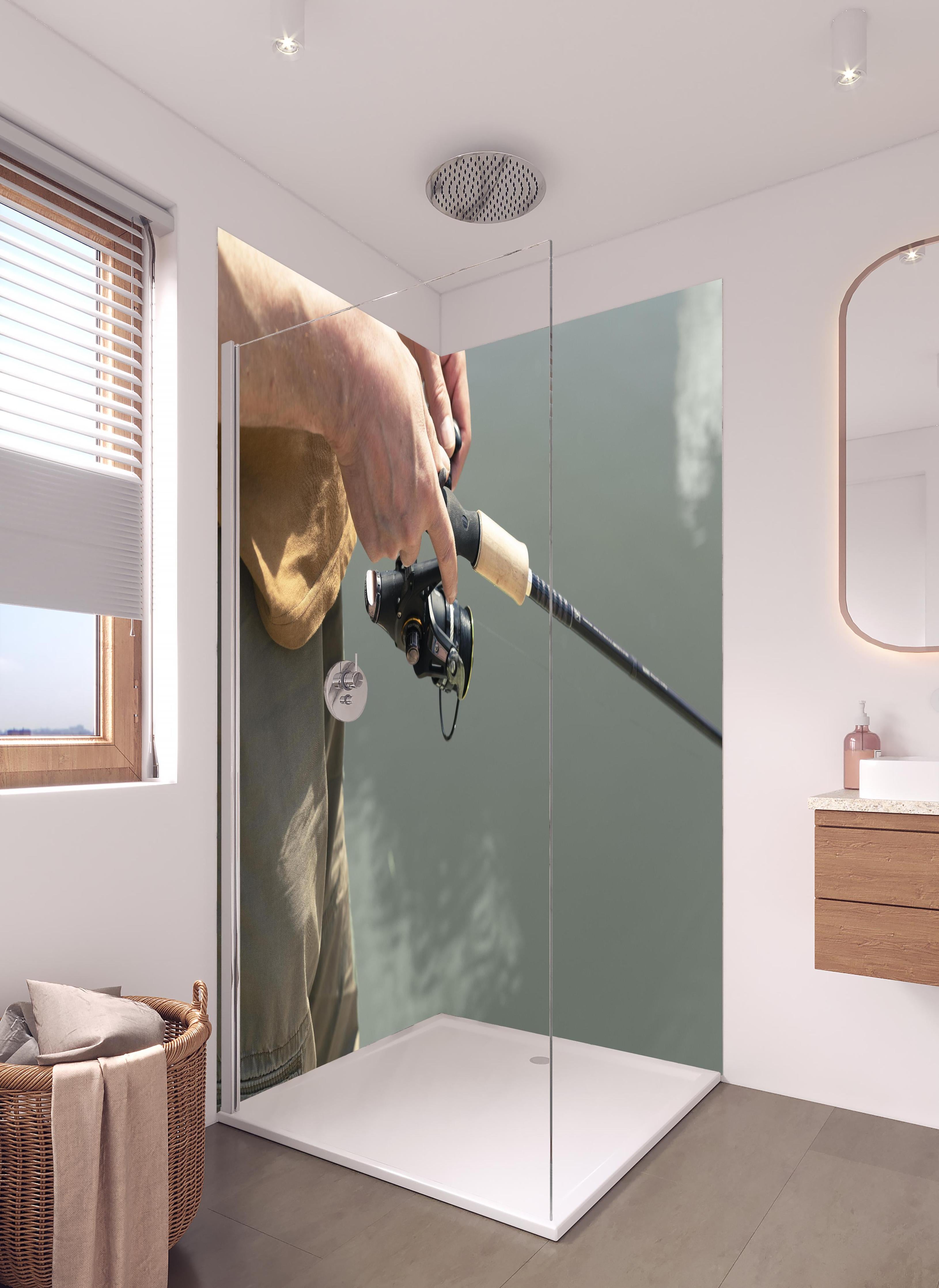 Duschrückwand - Angelroute beim Fischen - Nahaufnahme in hellem Badezimmer mit Regenduschkopf - zweiteilige Eck-Duschrückwand