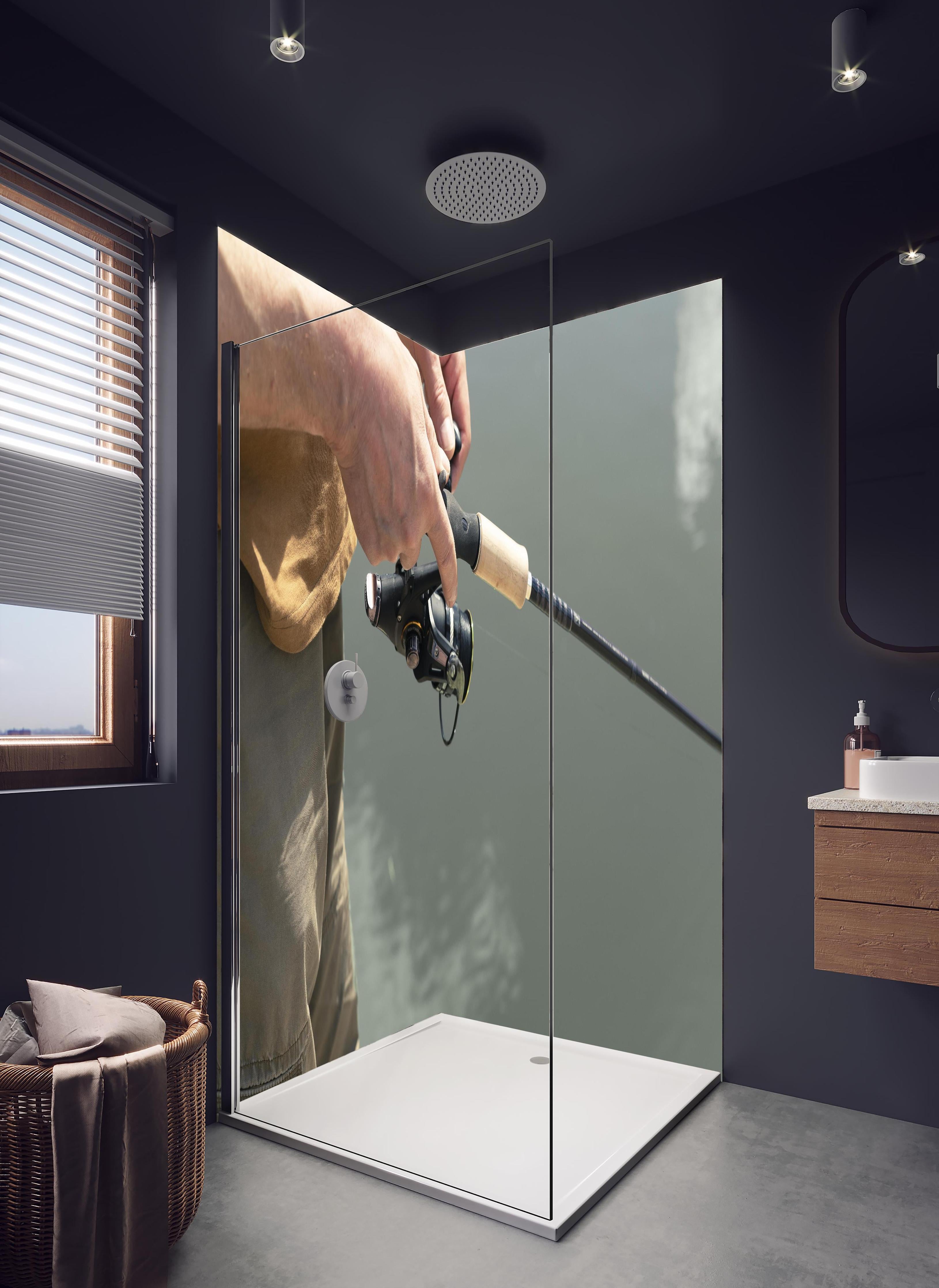 Duschrückwand - Angelroute beim Fischen - Nahaufnahme in hellem Badezimmer mit Regenduschkopf - zweiteilige Eck-Duschrückwand