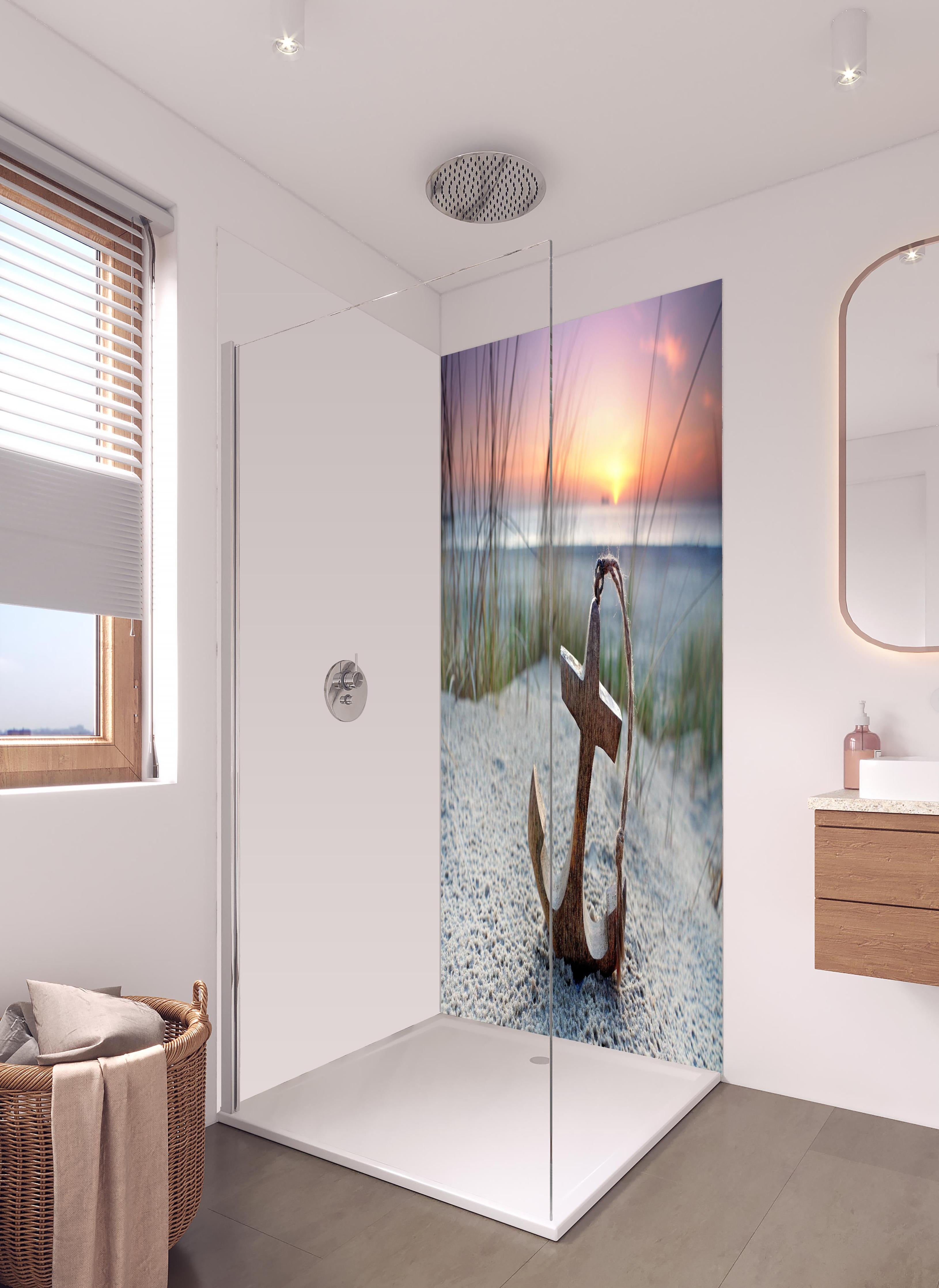 Duschrückwand - Anker am Strand in hellem Badezimmer mit Regenduschkopf - zweiteilige Eck-Duschrückwand