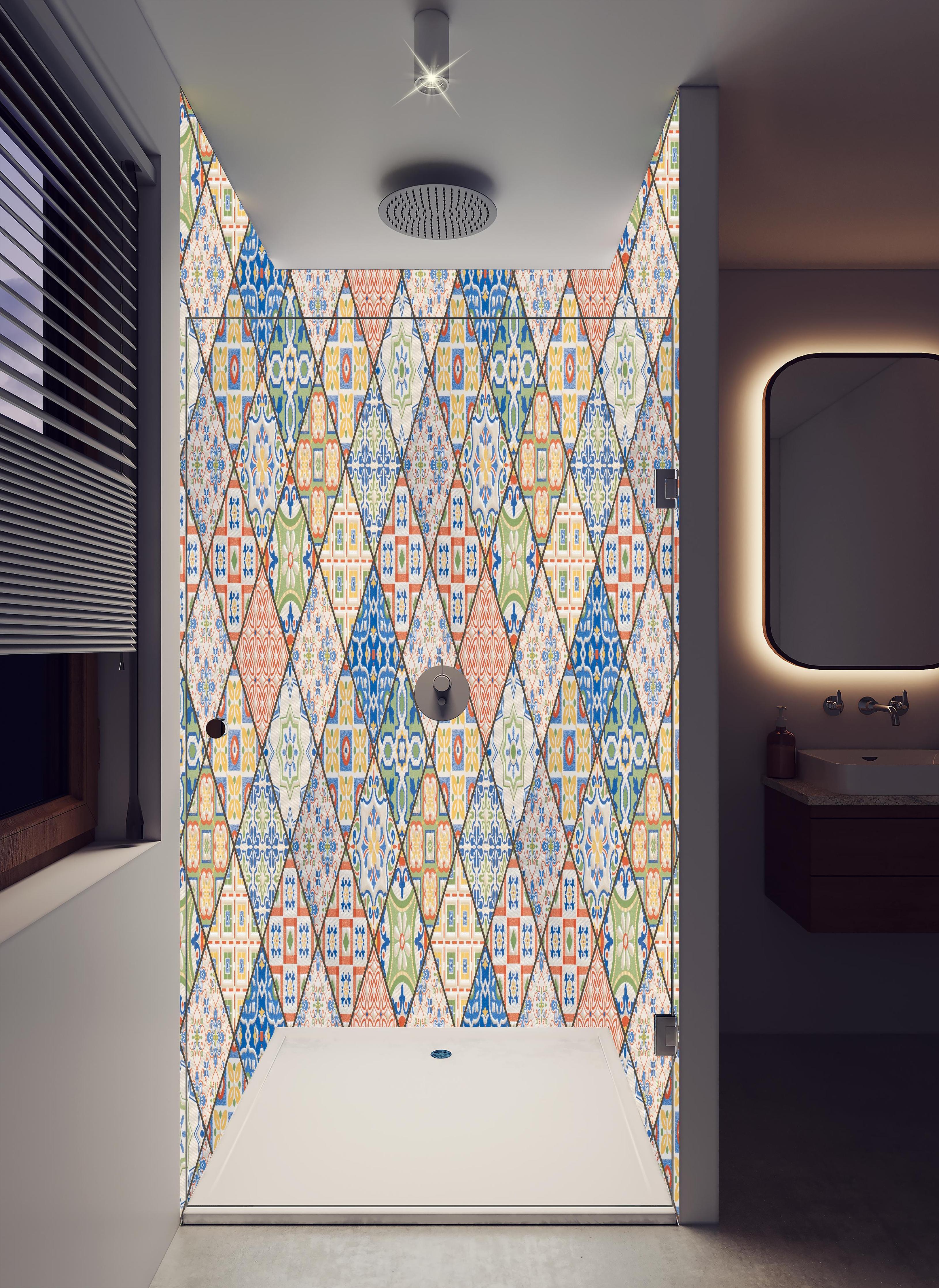 Duschrückwand - Antikes Mosaik Muster - Fliesen in hellem Badezimmer mit Regenduschkopf - zweiteilige Eck-Duschrückwand