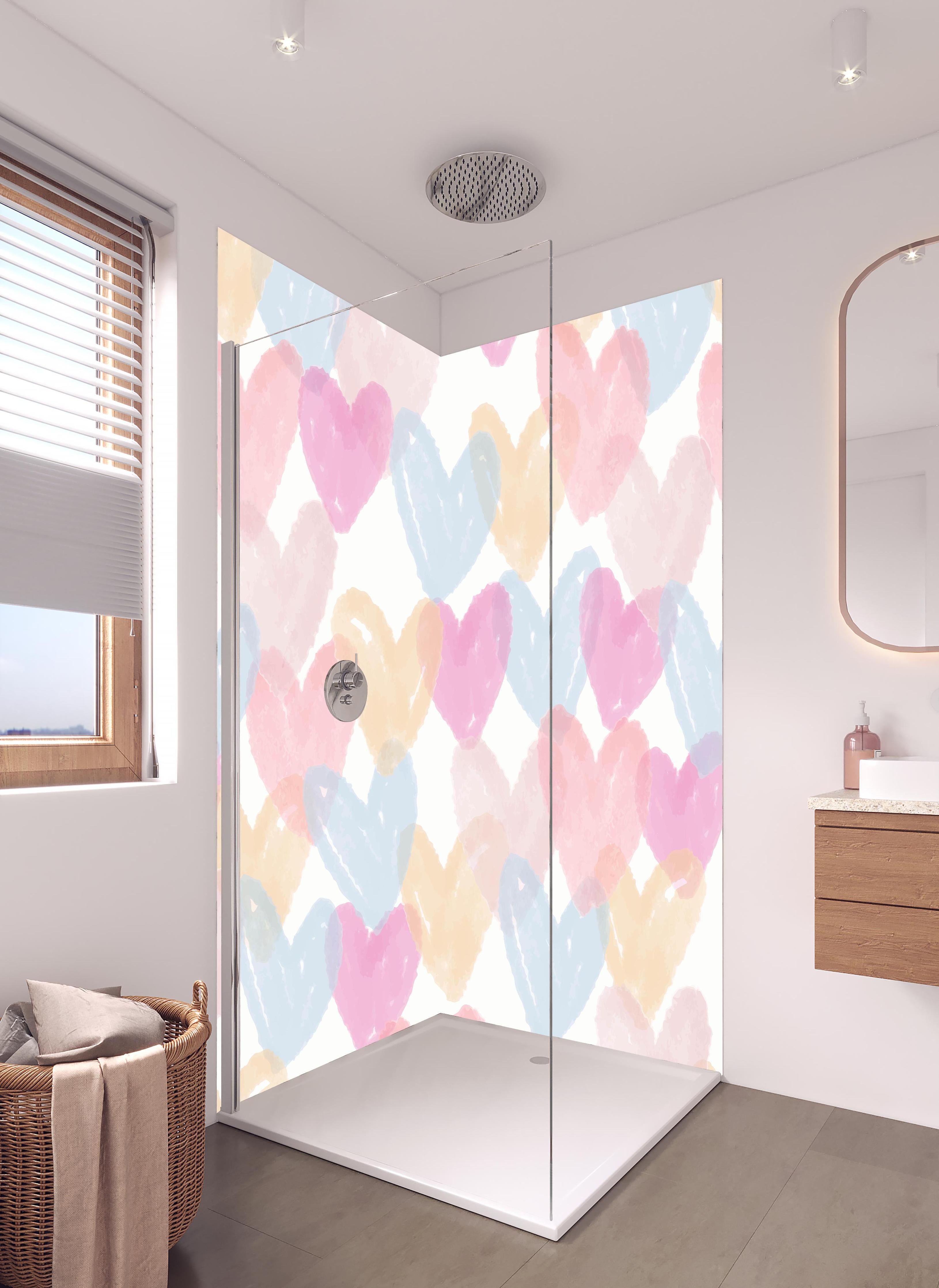 Duschrückwand - Aquarell Herzen Muster in Pastellfarben in hellem Badezimmer mit Regenduschkopf - zweiteilige Eck-Duschrückwand