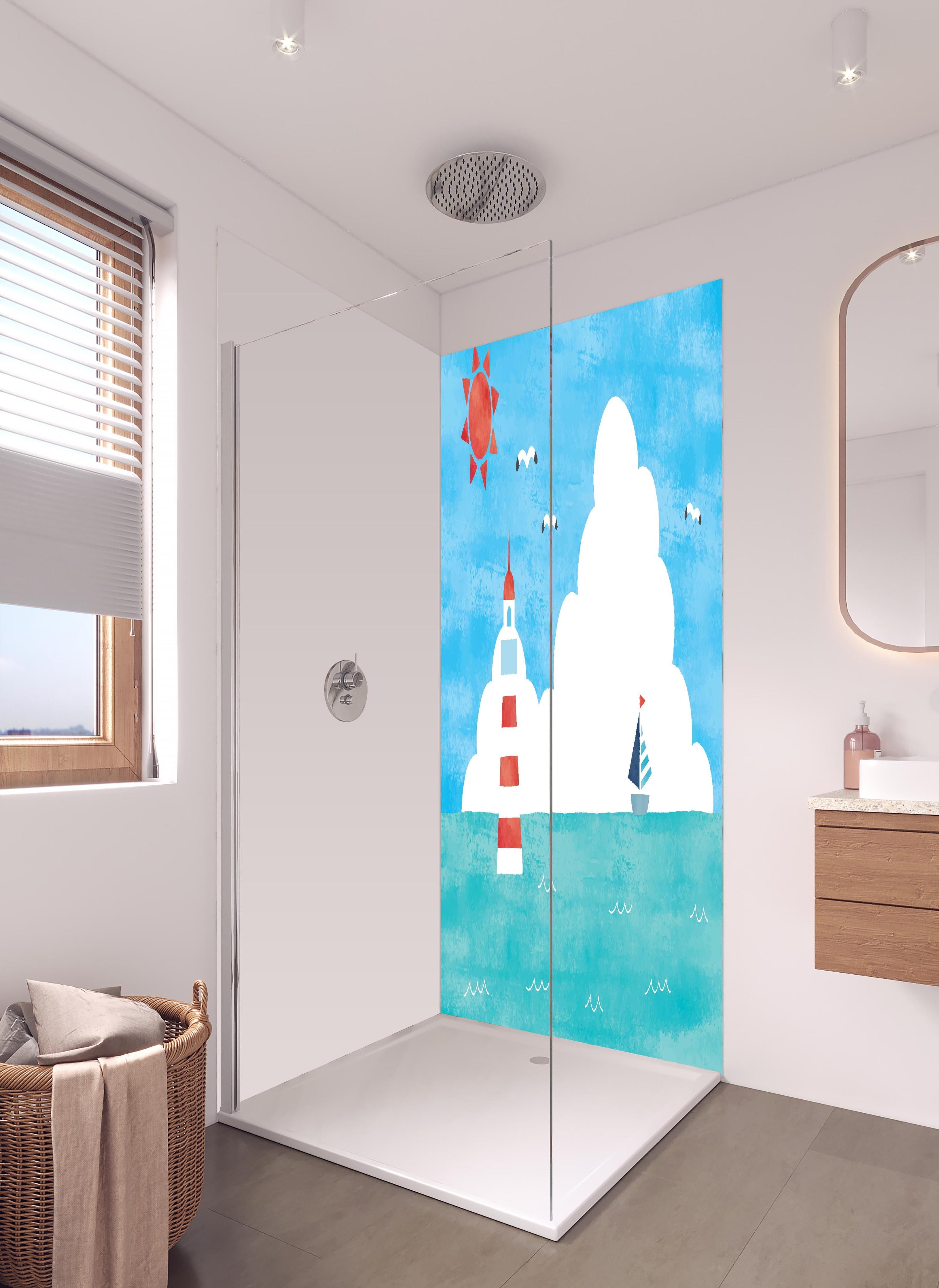 Duschrückwand - Aquarell Leuchtturm Segelboot Sonne in hellem Badezimmer mit Regenduschkopf - zweiteilige Eck-Duschrückwand