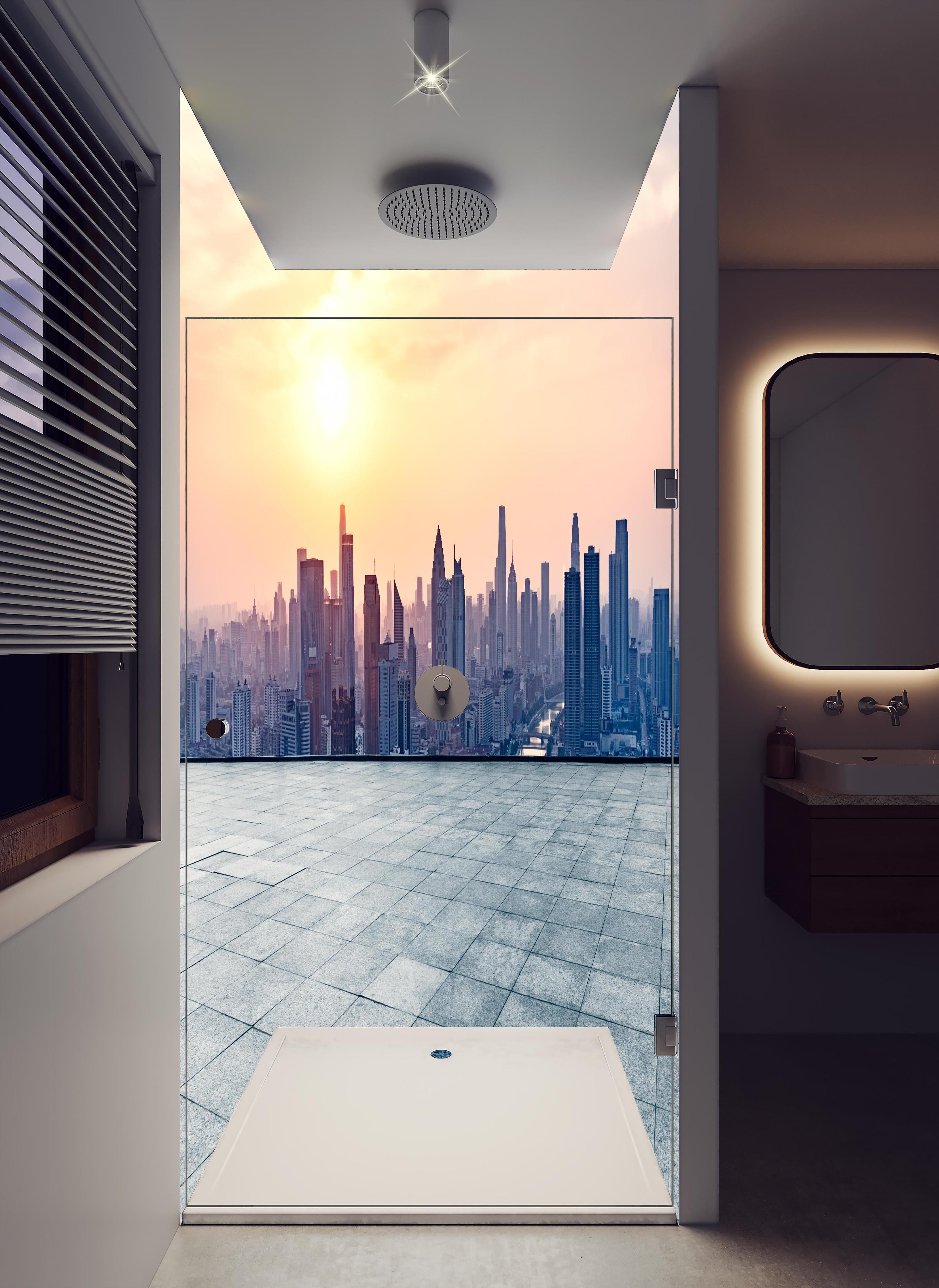 Duschrückwand - Aussicht auf die Skyline von Tianjin in hellem Badezimmer mit Regenduschkopf - zweiteilige Eck-Duschrückwand