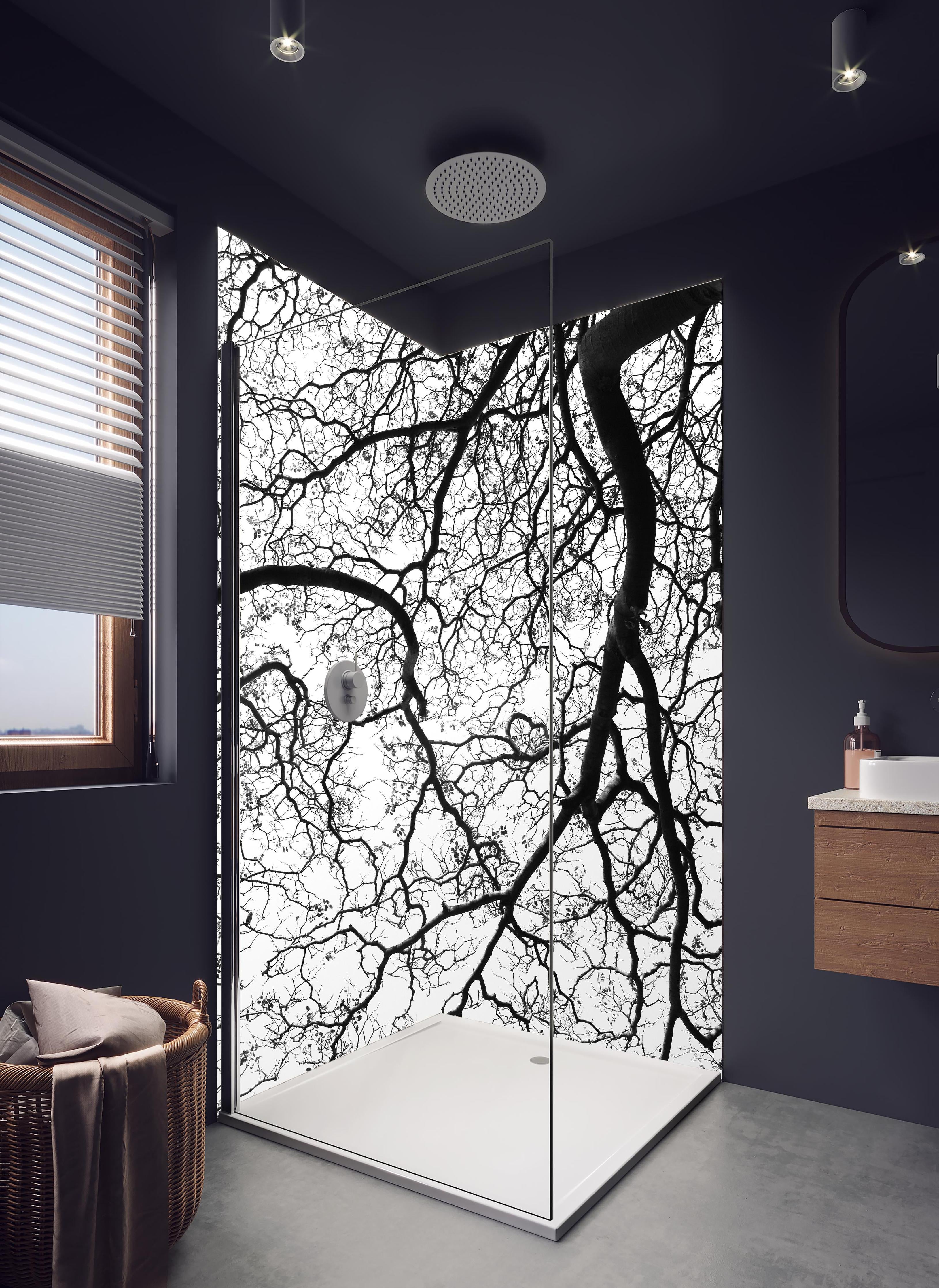 Duschrückwand - Baumkrone im Winterschlaf in hellem Badezimmer mit Regenduschkopf - zweiteilige Eck-Duschrückwand