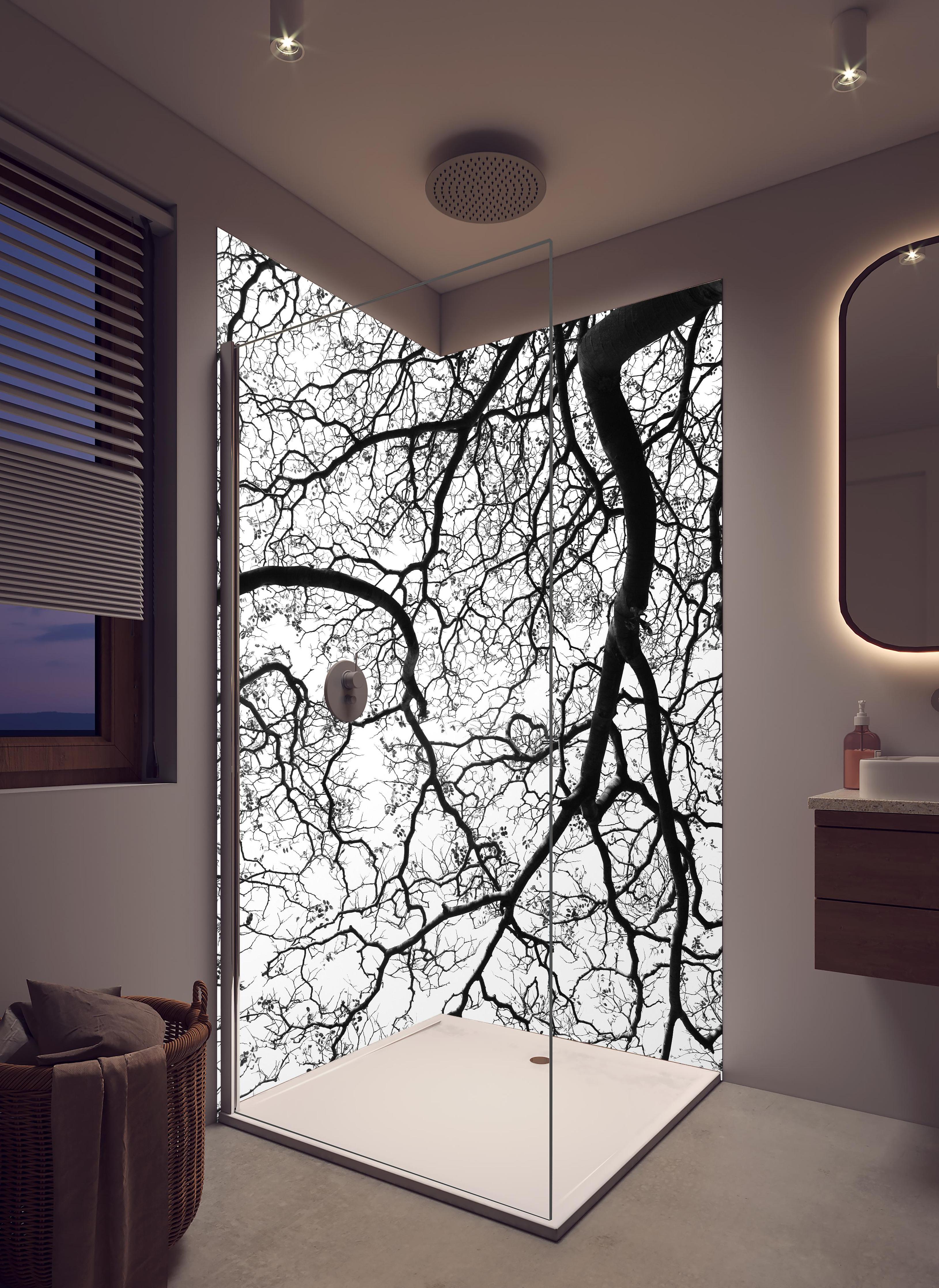 Duschrückwand - Baumkrone im Winterschlaf in hellem Badezimmer mit Regenduschkopf - zweiteilige Eck-Duschrückwand