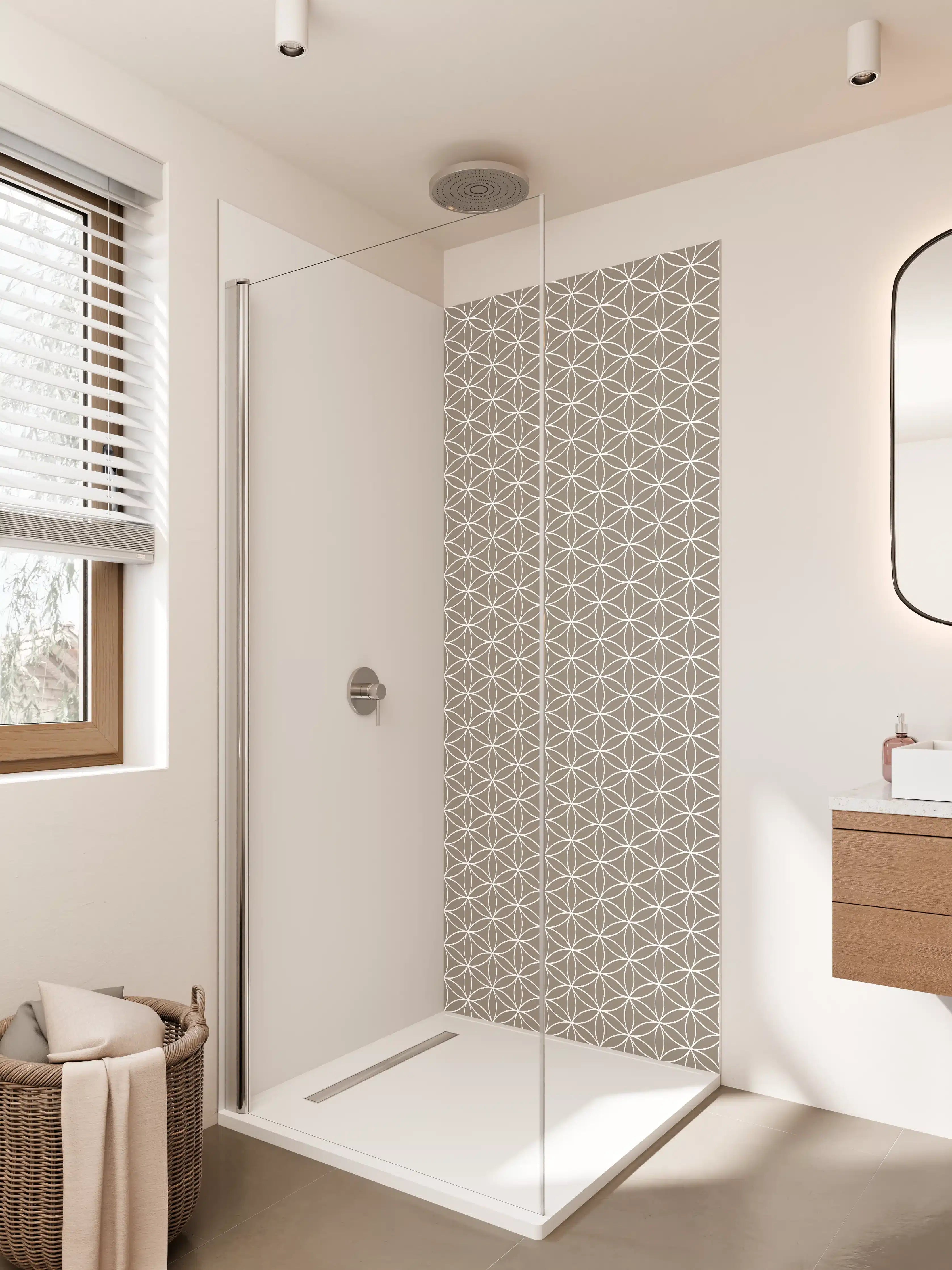 Duschrückwand - Beige Blümchenmuster mit geometrischem Design