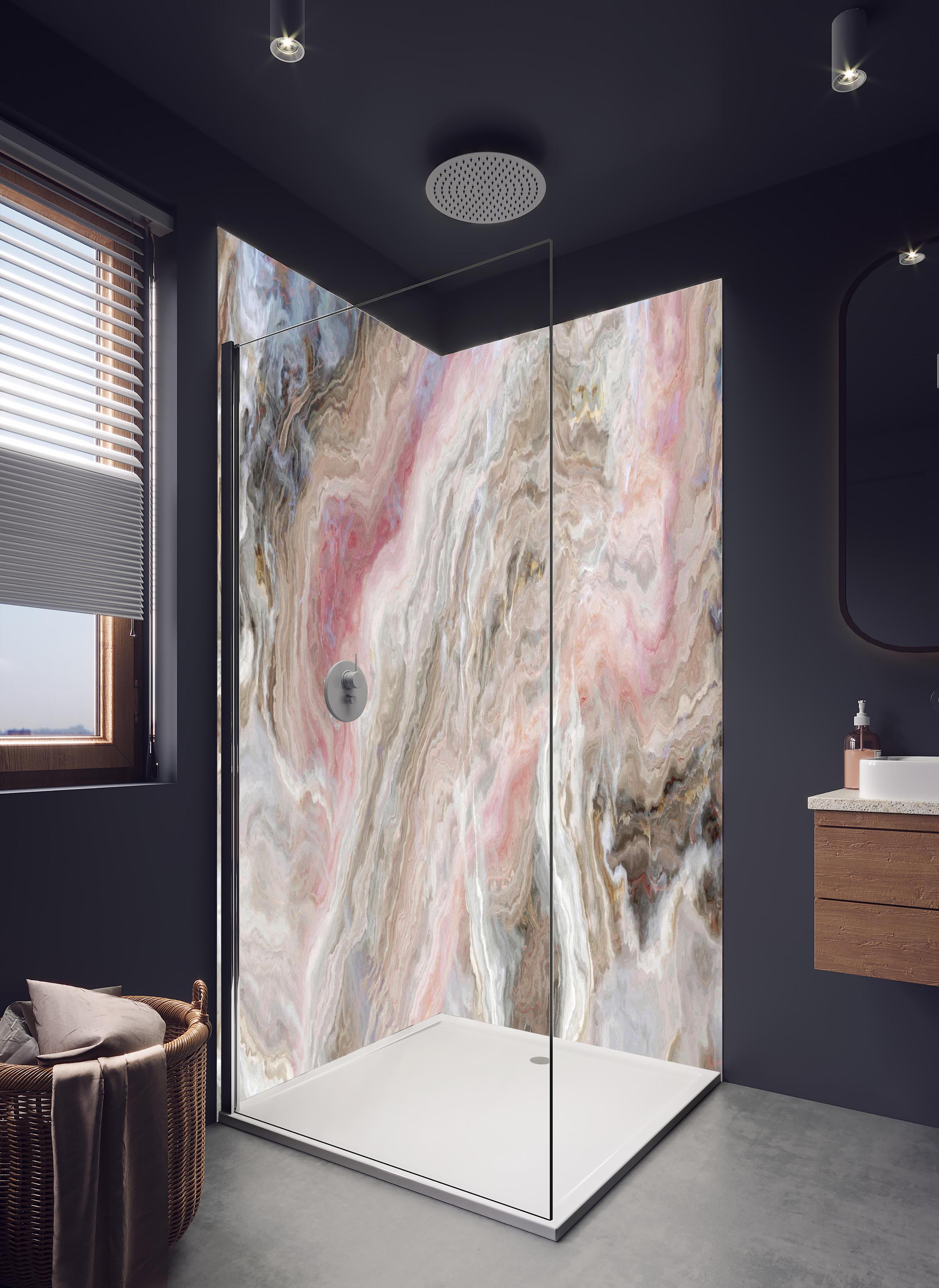 Duschrückwand - Beigefarbiger Marmor in hellem Badezimmer mit Regenduschkopf - zweiteilige Eck-Duschrückwand