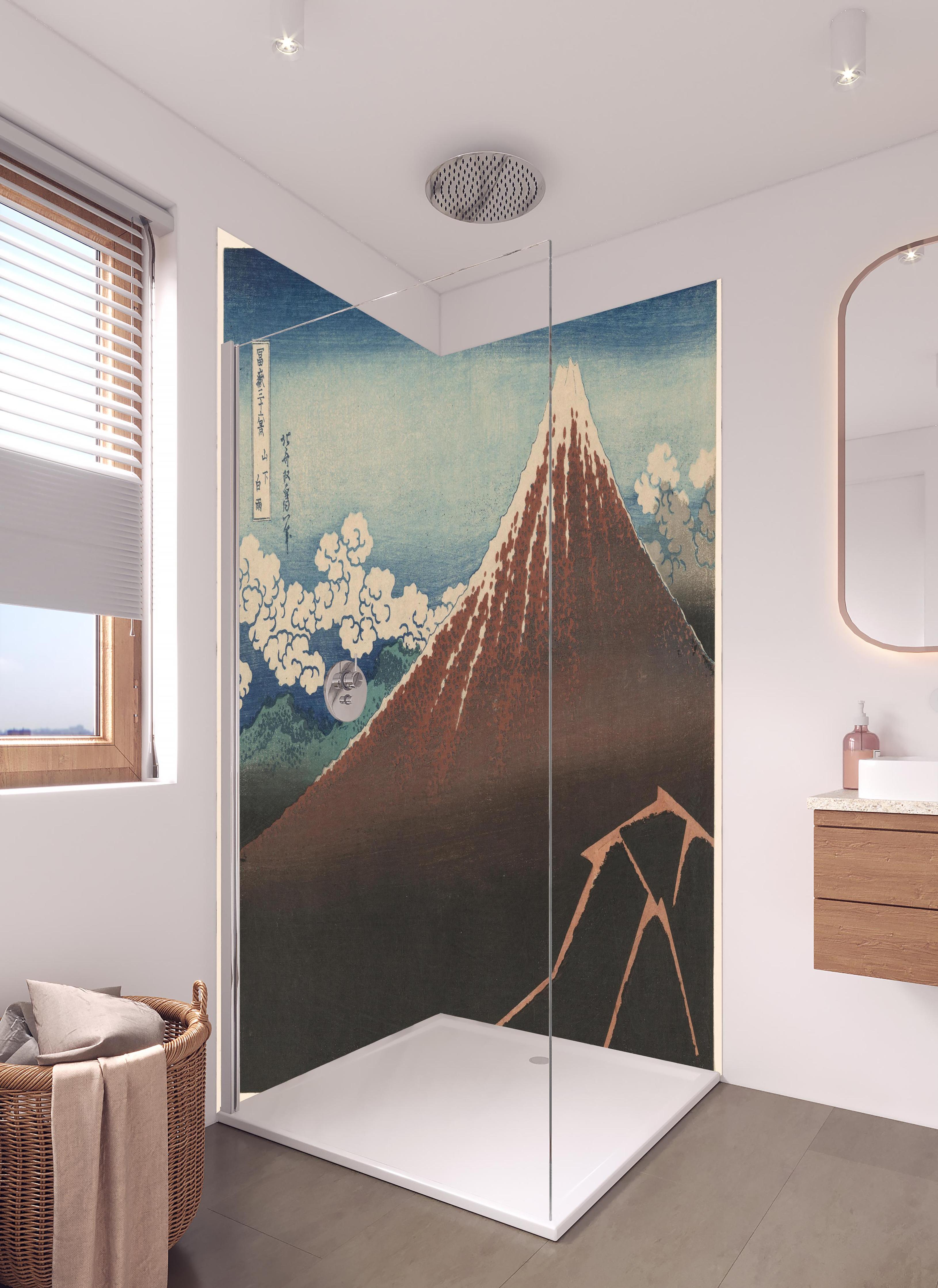 Duschrückwand - Beleuchtete Bergspitze Hokusai Druck in hellem Badezimmer mit Regenduschkopf - zweiteilige Eck-Duschrückwand