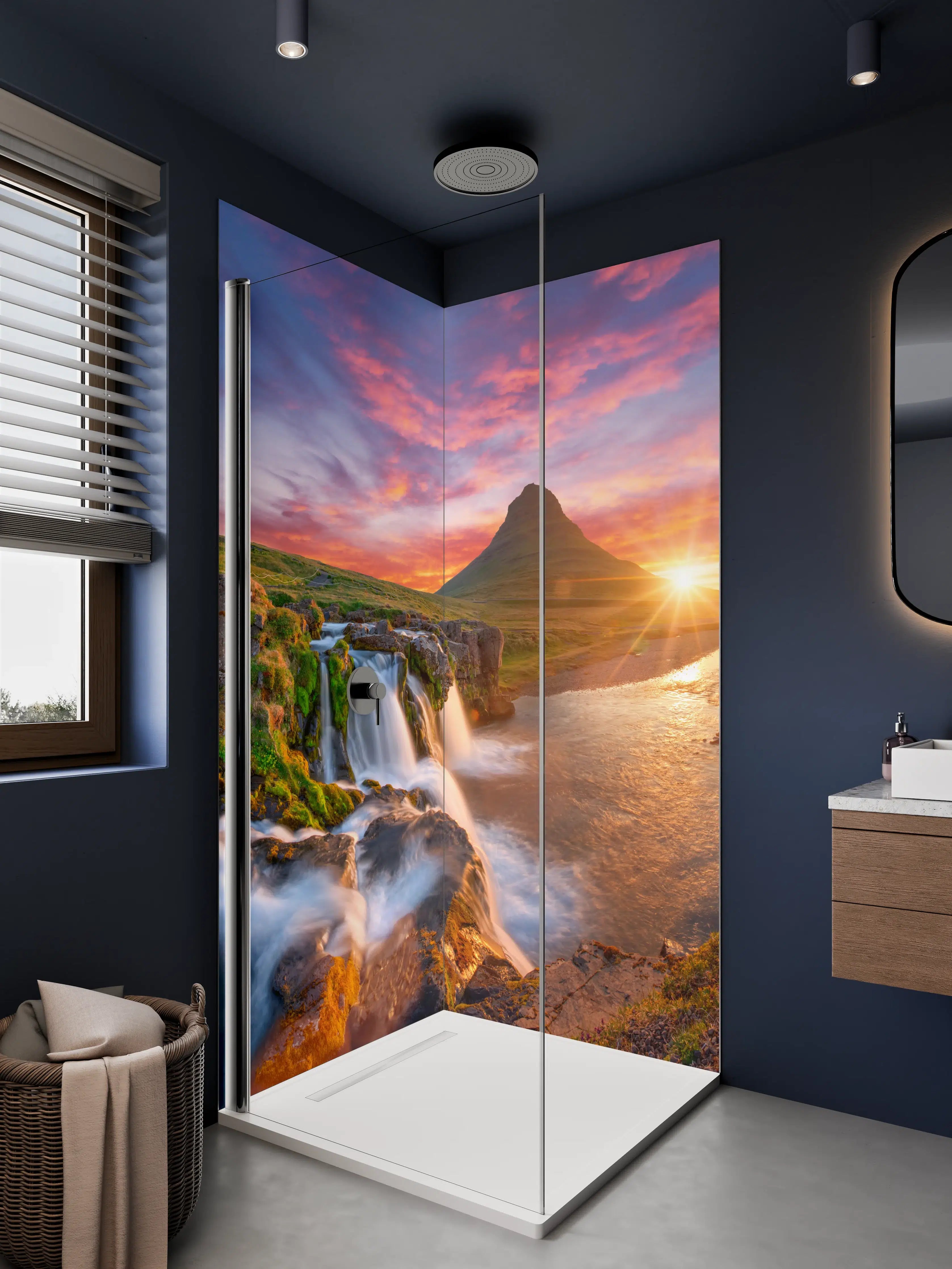 Duschrückwand - Berg- und Wasserfall-Szenerie bei Sonnenuntergang
