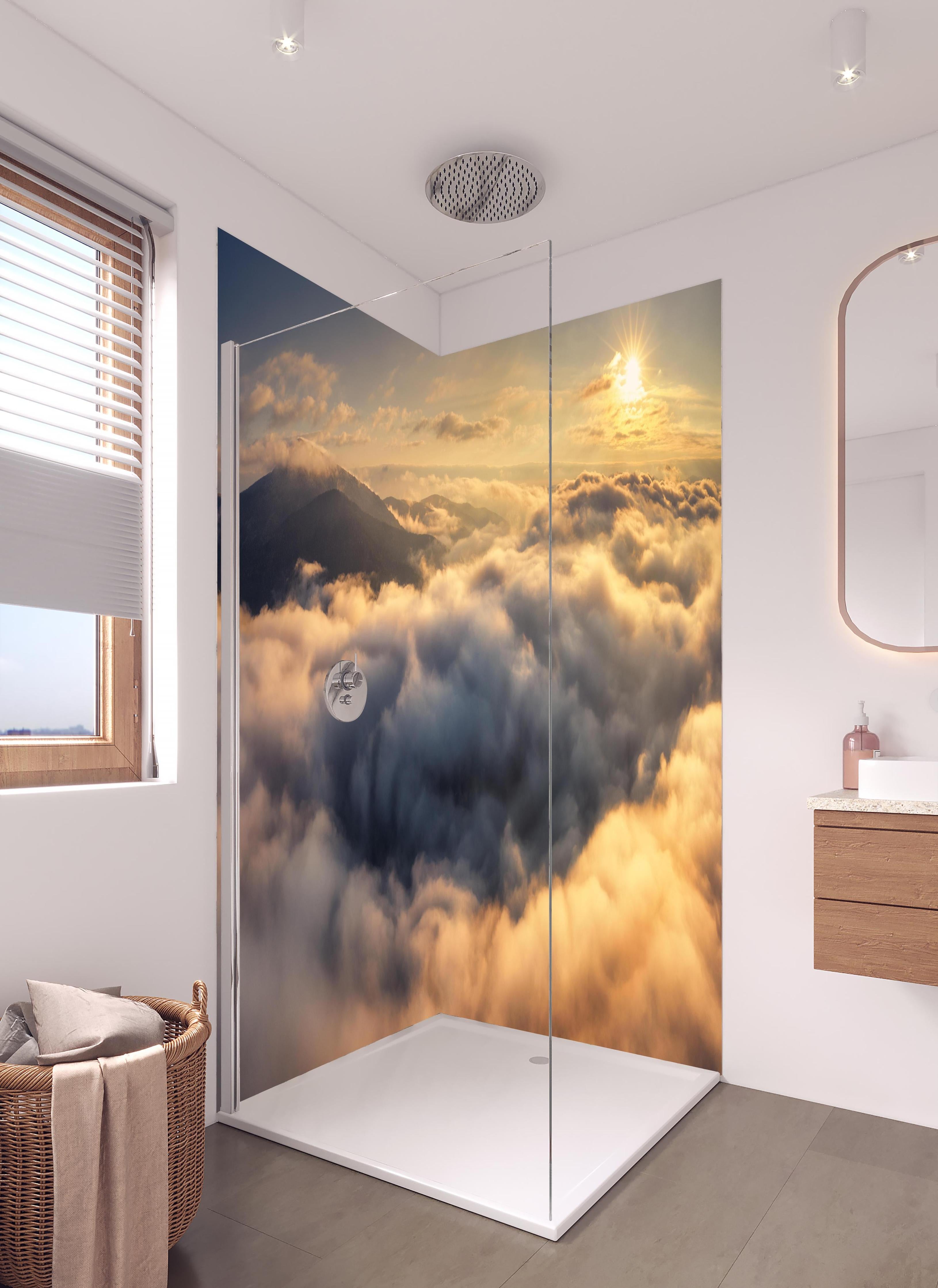 Duschrückwand - Berge in Wolken bei Sonnenaufgang - Peru in hellem Badezimmer mit Regenduschkopf - zweiteilige Eck-Duschrückwand