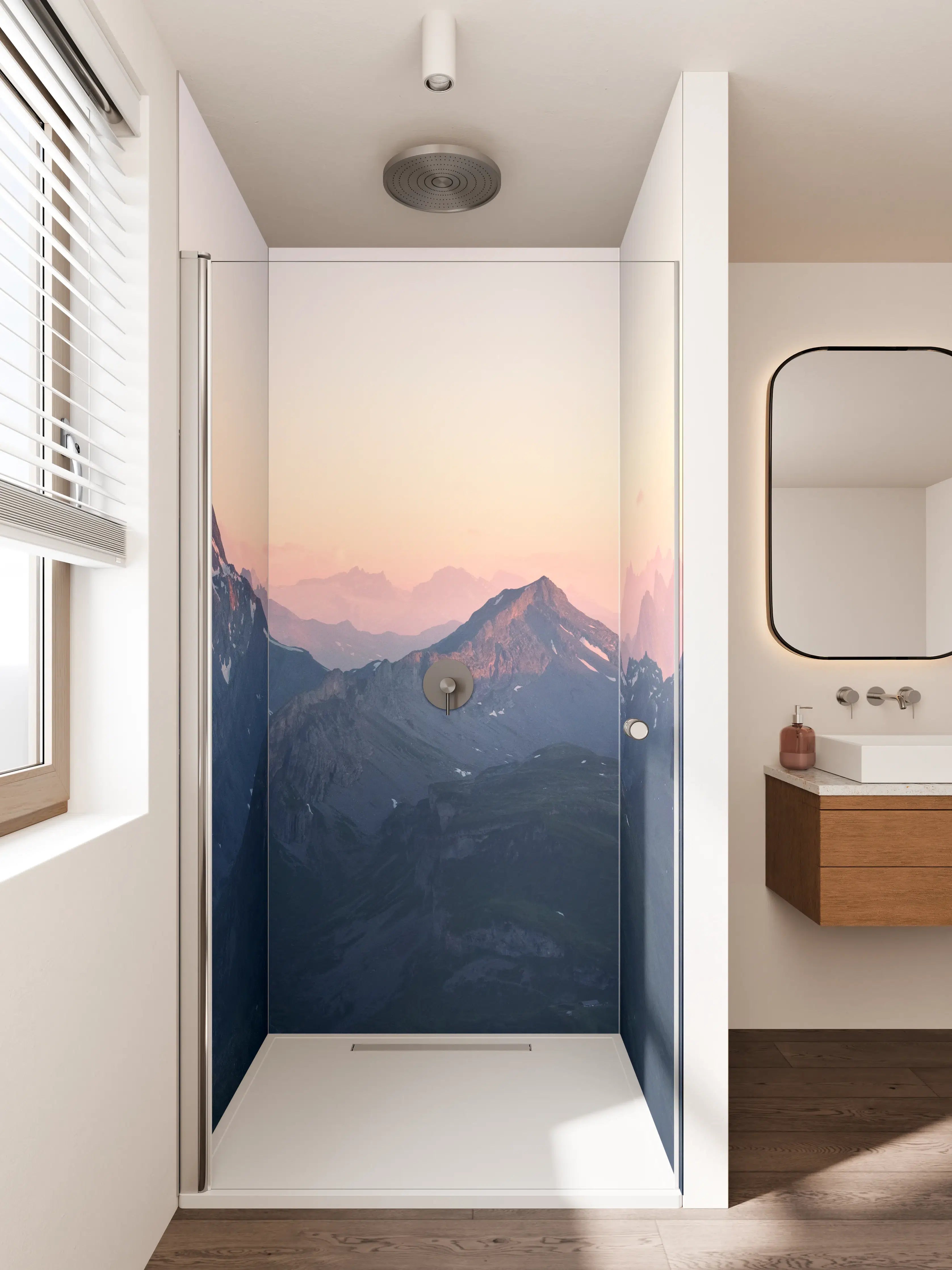 Duschrückwand - Bergpanorama bei Sonnenaufgang in Pastellfarben